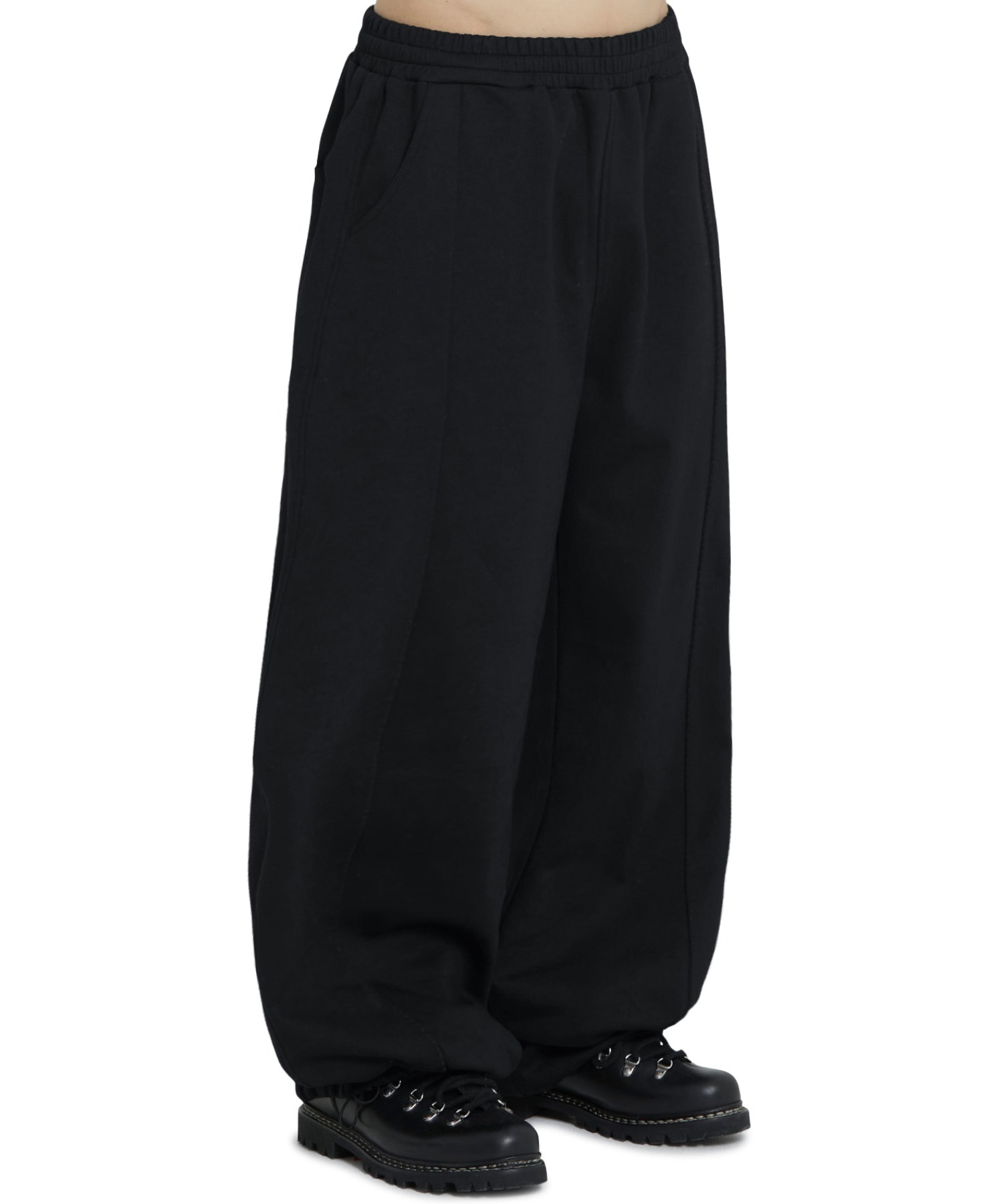 OY/オーワイ』 STITCHED WIDE VOLUME SWEATPANTS/ステッチド