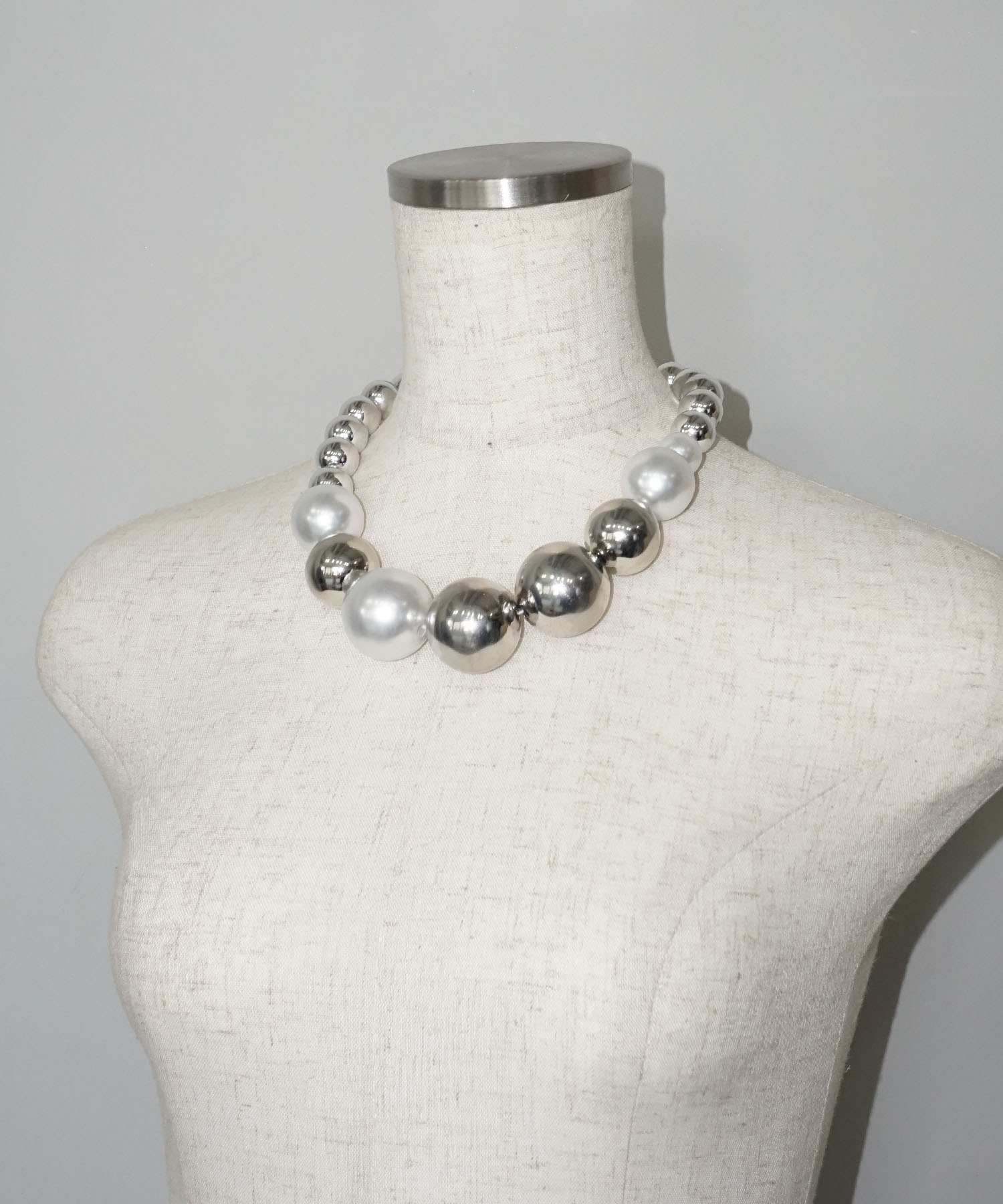 ボリュームコントラスト スフィアネックレス cha25s038