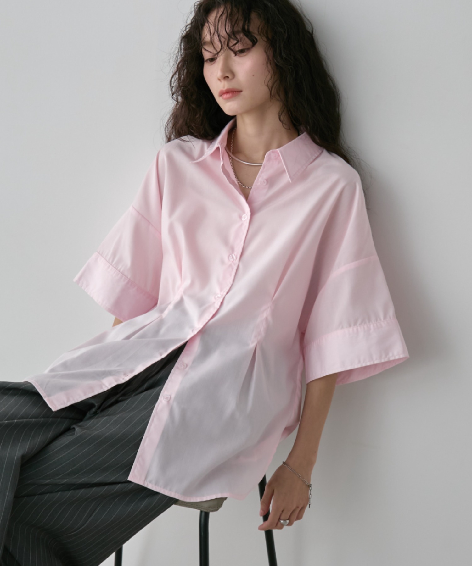 Front Tack half-sleeve shirt