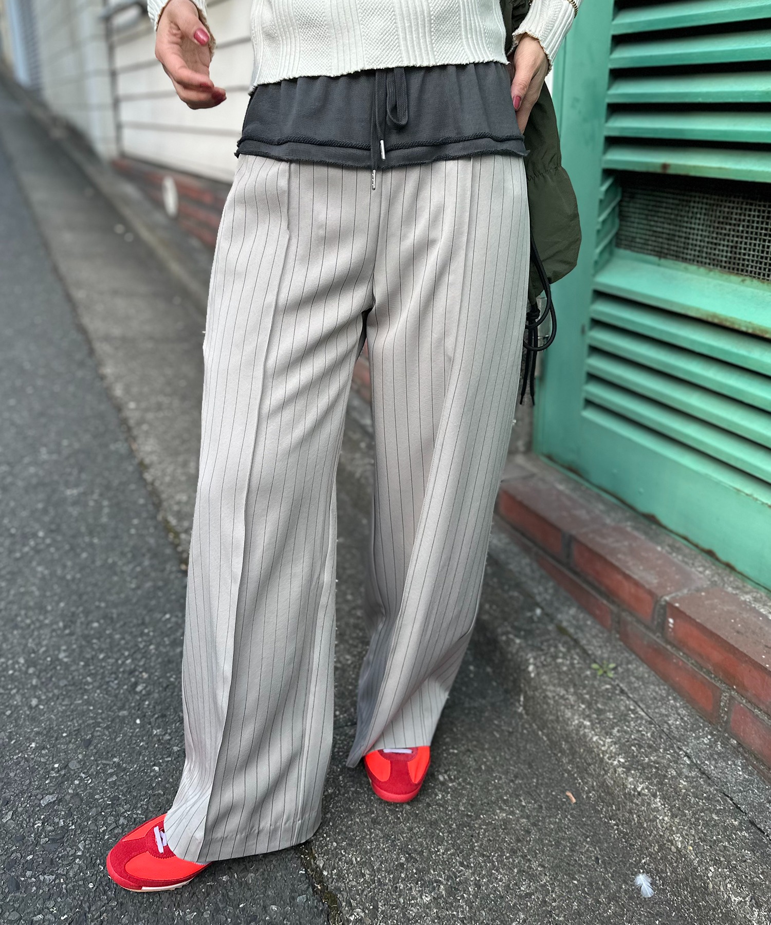 グレイッシュベージュ
model:154cm 着用サイズ:FREE