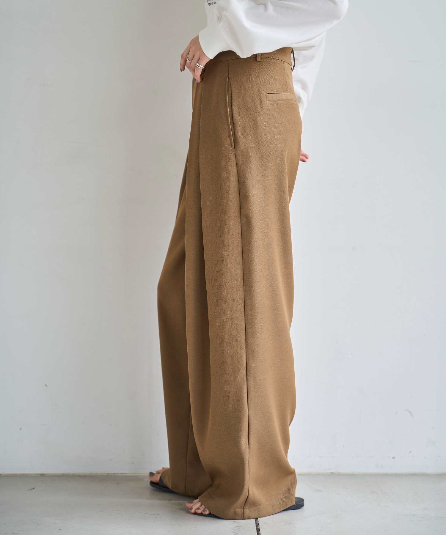 model：H166　着用サイズ：M