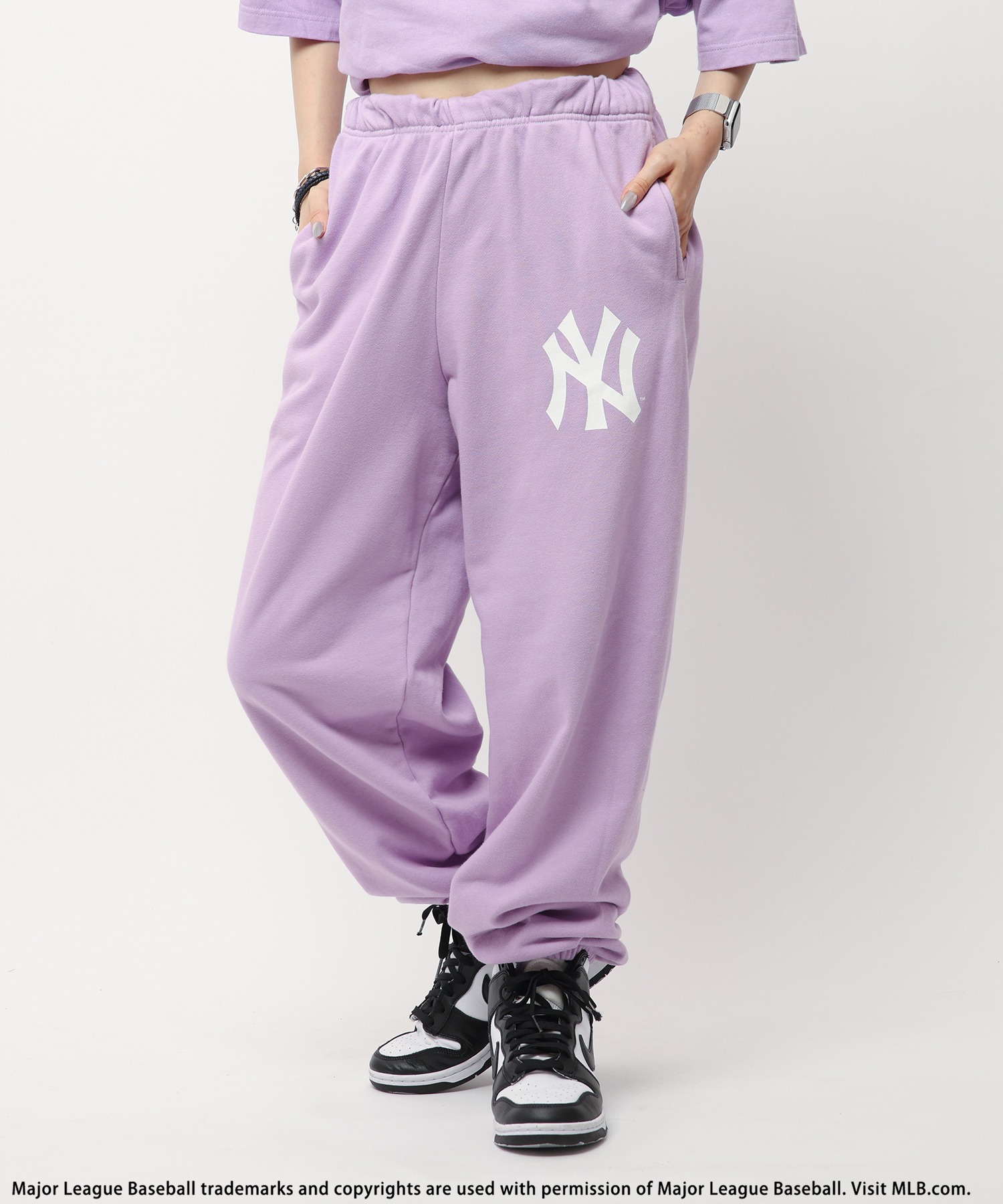 MLB】Dr.SWAGコラボフロッキープリントスウェットパンツ BACK TO THE 