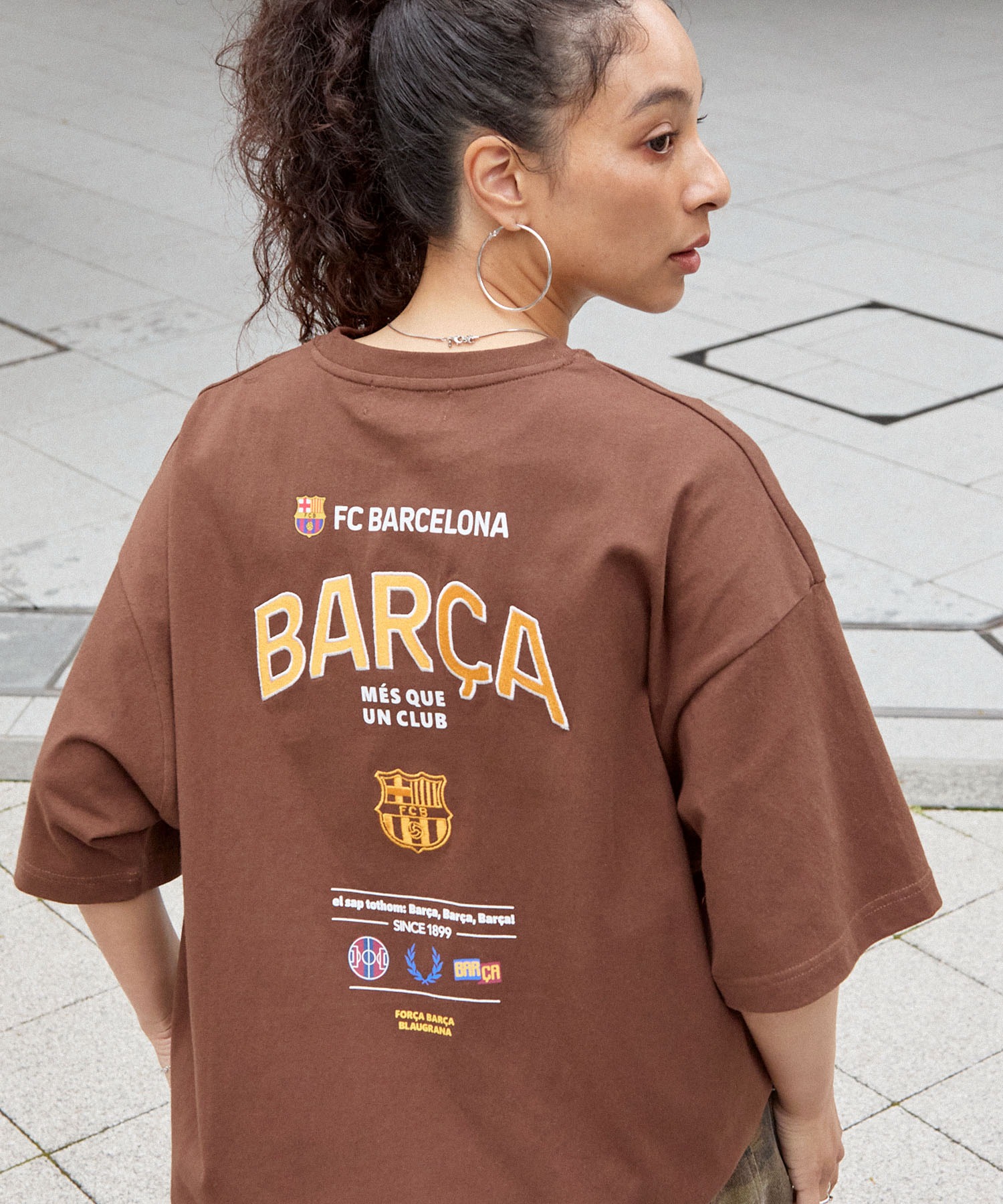 【希少レア】刺繍ロゴ&エンブレムF.C. バルセロナTシャツビンテージ スペイン FC BARCELONA/FCバルセロナ】別注 ビッグシルエットエンブレムロゴ