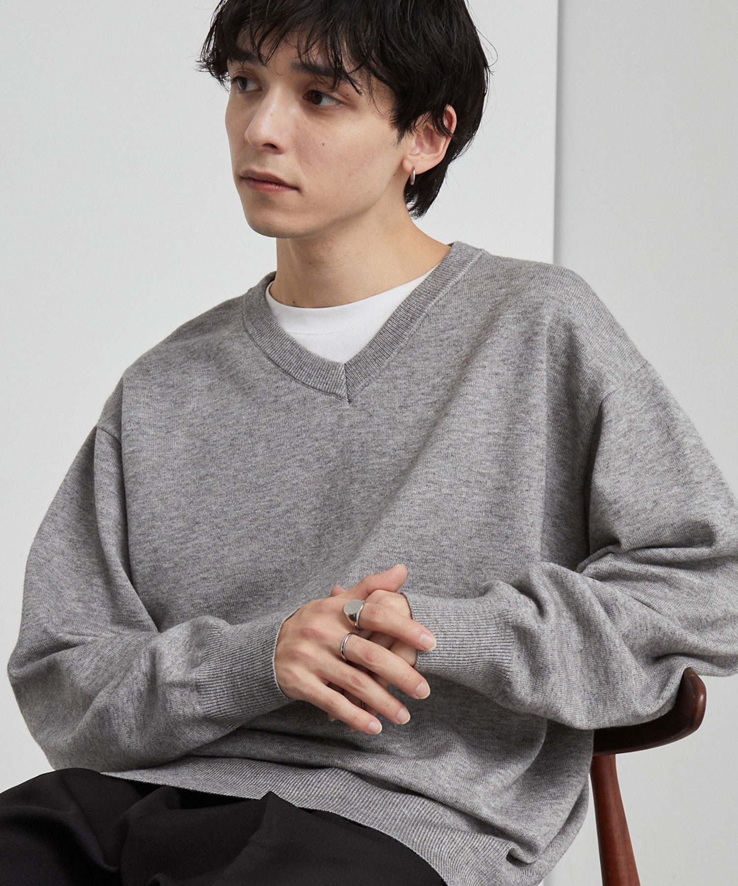 SATUR グレー Vネックセーター M SATUR グレー Vネックセーター Mサイズ MONO-MART セーター ニット