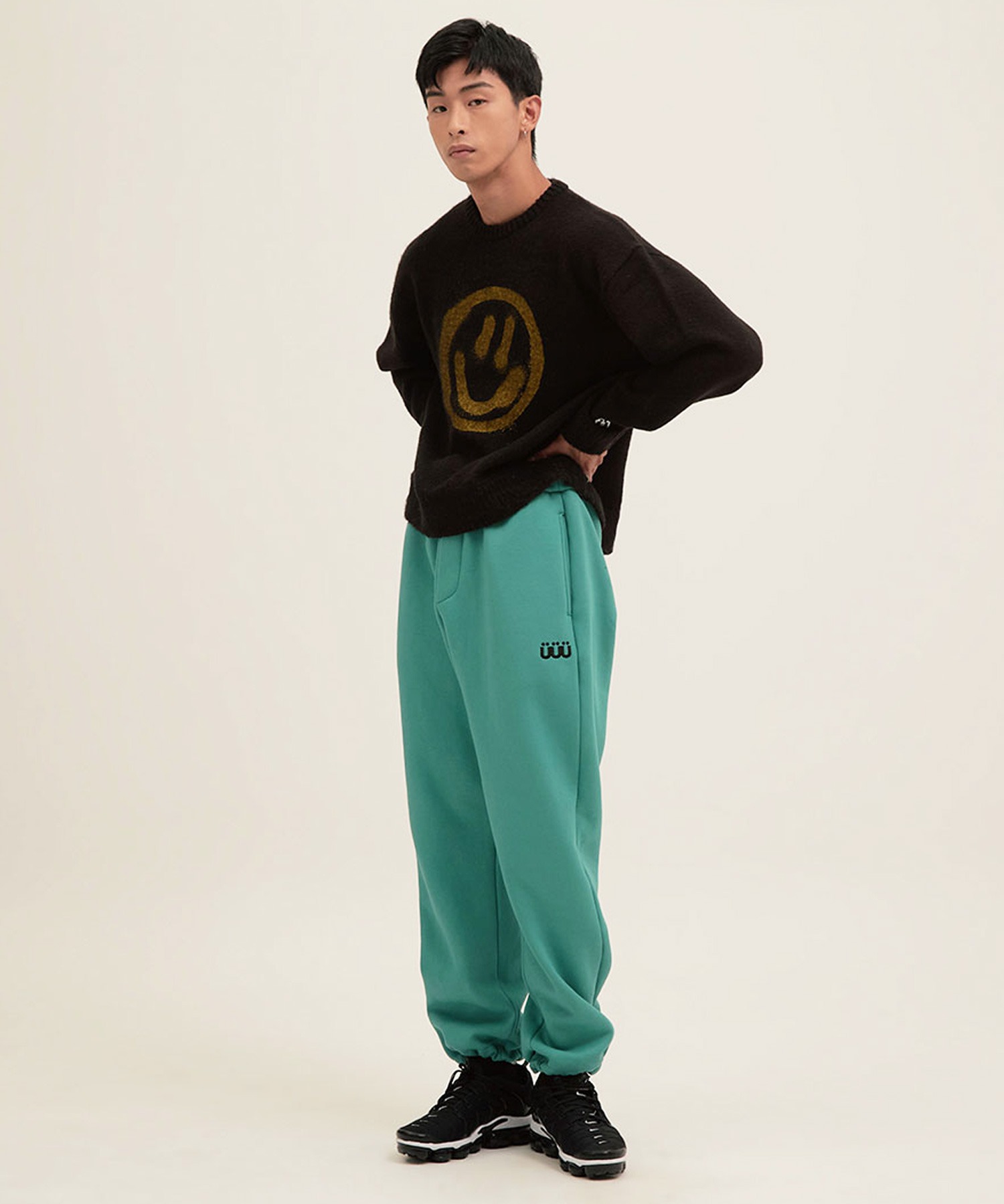 A'GEM/9 × .kom『ISTKUNST/イストクンスト』SMILEY KNIT/スマイル