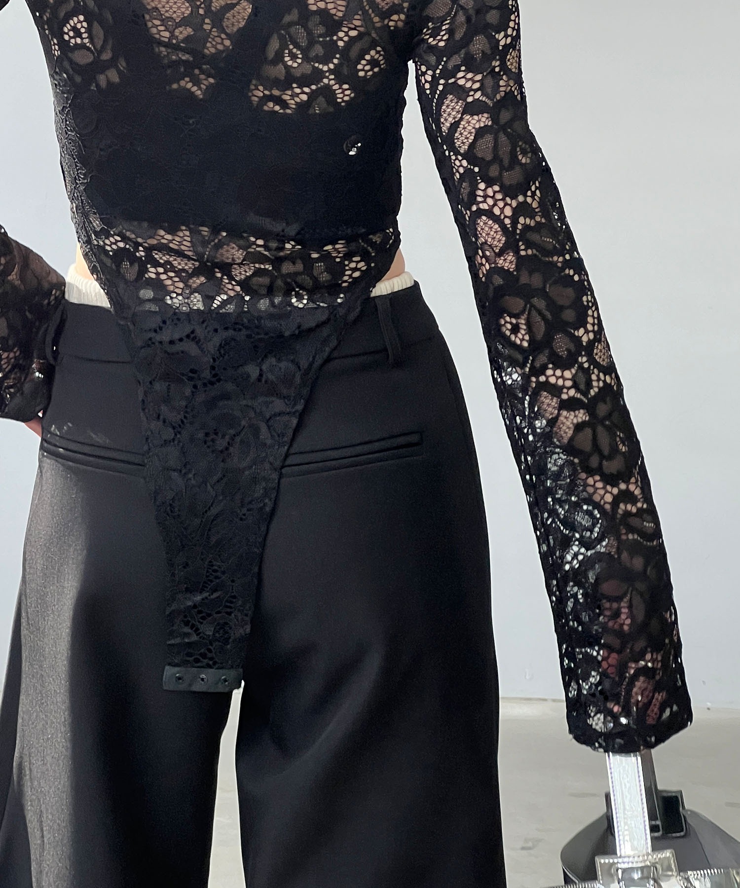 【新品タグ付き✨】フォクシー　プリズムノワール　レース　2着セット　3way　黒 D-643 Hello Kitty×近沢レース店×スワニーコラボ キャリーバッグ 座面