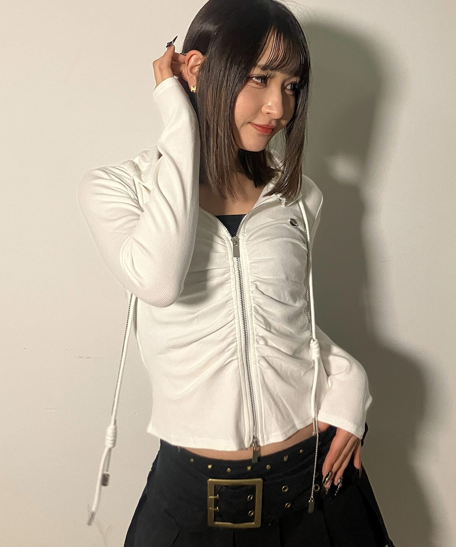 KOM/ドットケーオーエム』Center Ruched Zip-Up Hoodie / センター