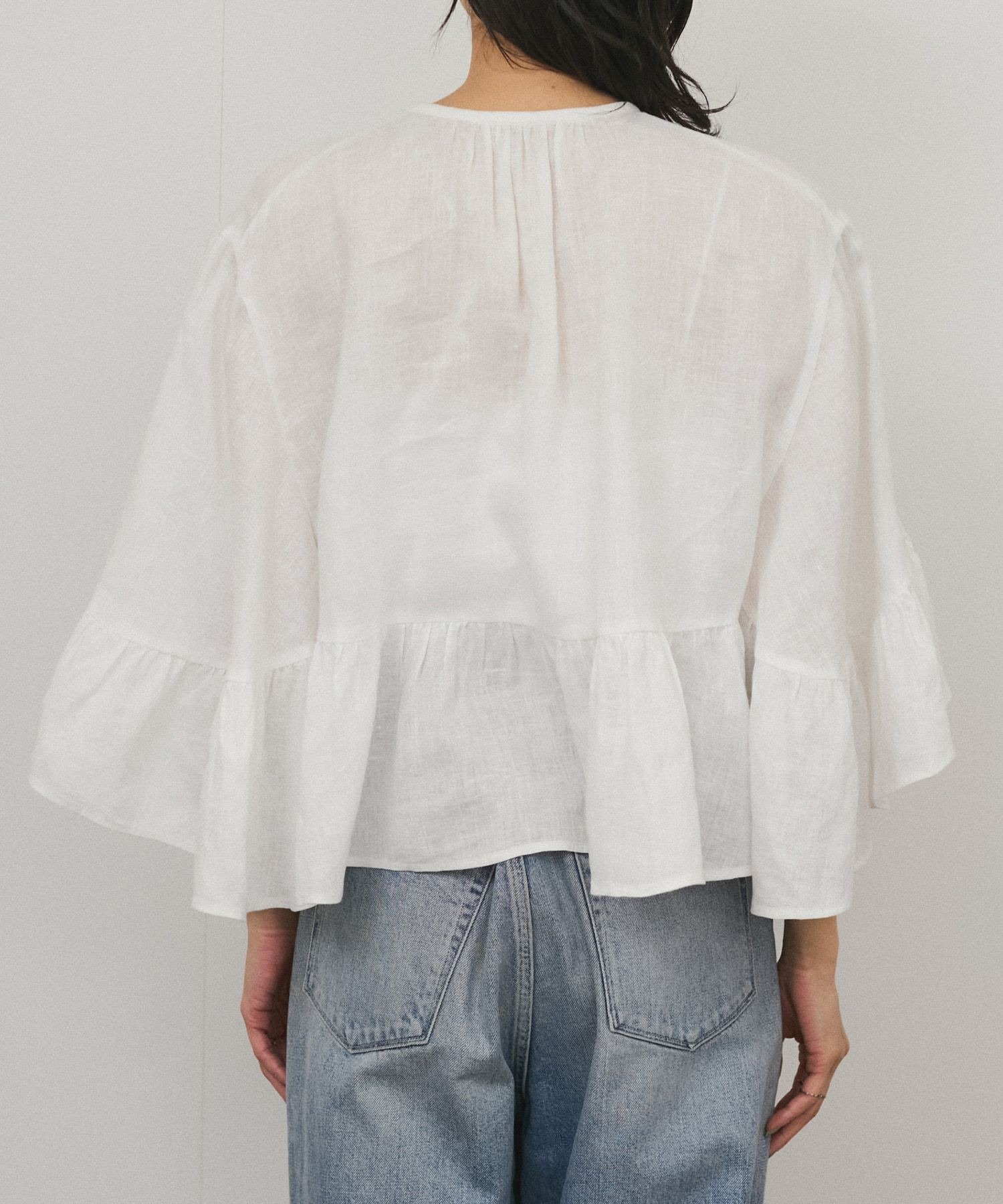 WEB限定】ヨーロピアンフラックスリネンフリルブラウス