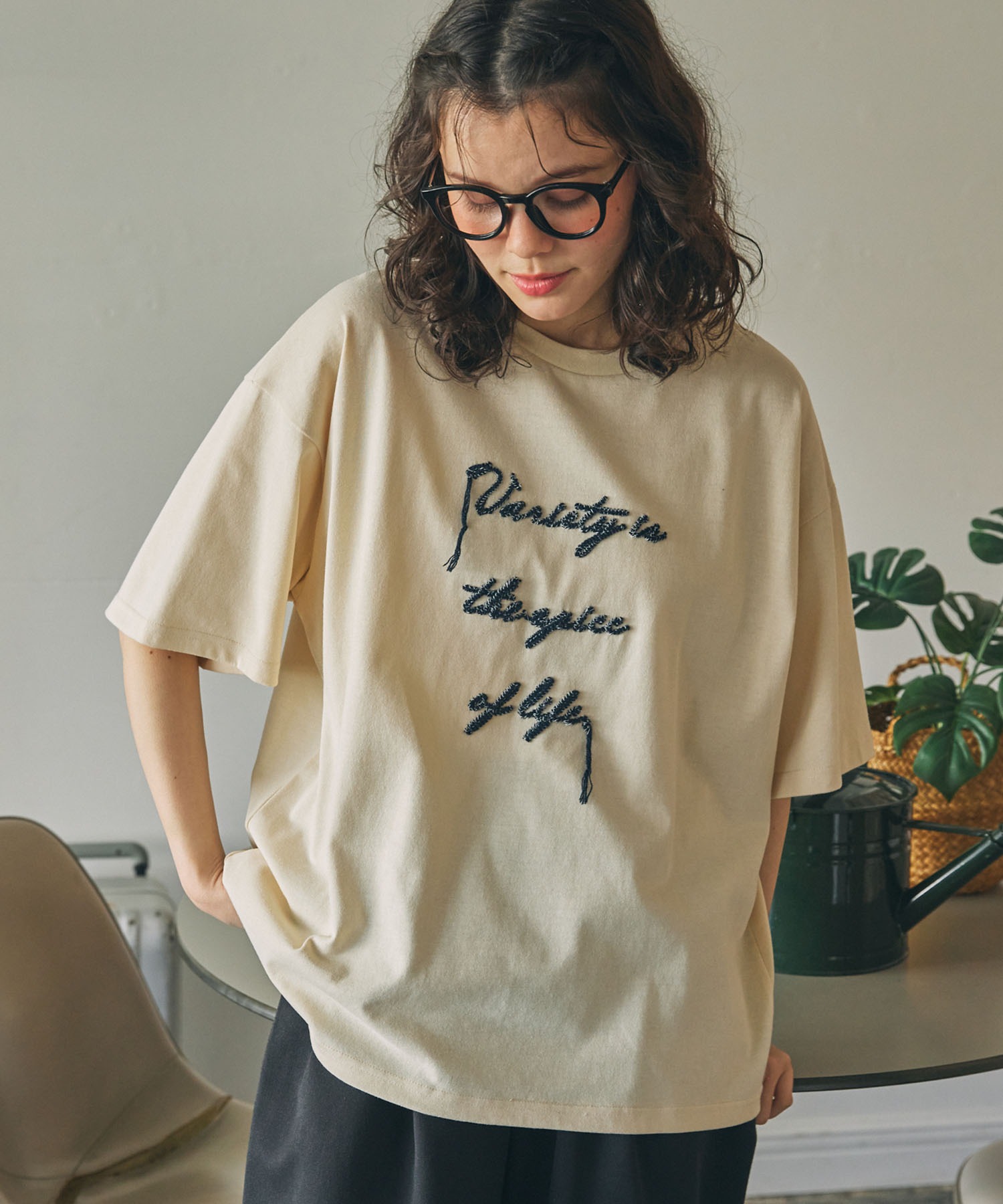【夏を楽しむ♪】帆船の刺繍がお洒落◎ LouisVuitton Tシャツ sanpo kuschel 刺繍×透け水玉 控えめ可愛いTシャツ 返品交換送料