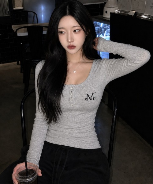 A'GEM/9 × .kom 『MUCENT/ムセント』 NELLO SNAP BUTTON LONG SLEEVE T