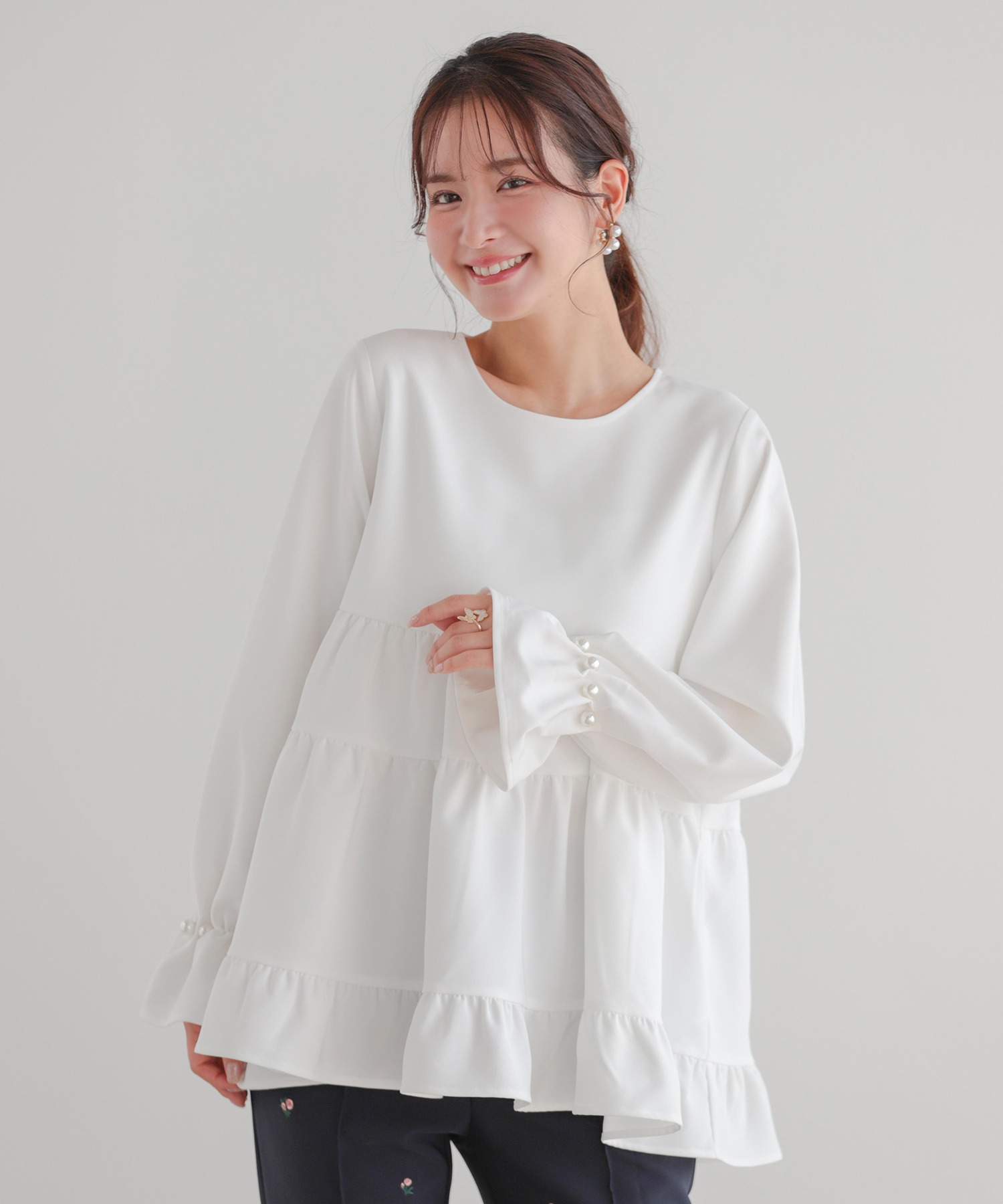 タックパール袖ティアードトップス
