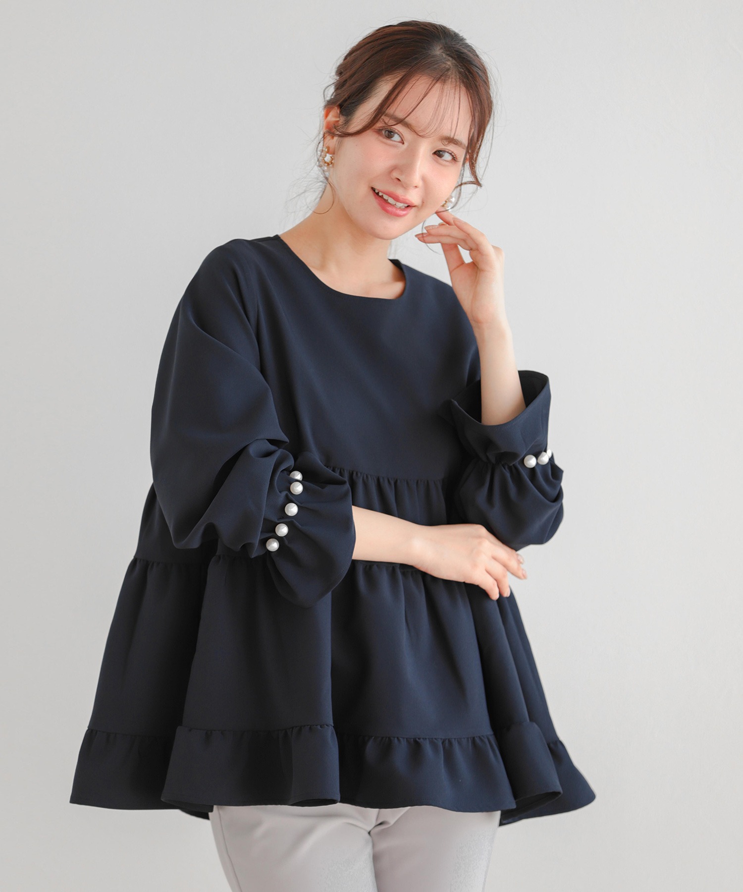 タックパール袖ティアードトップス