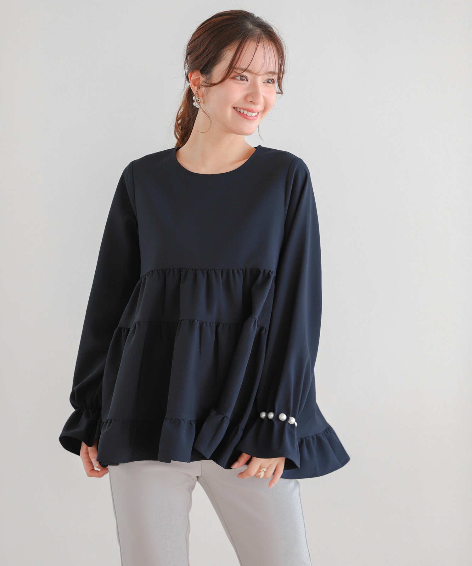 タックパール袖ティアードトップス
