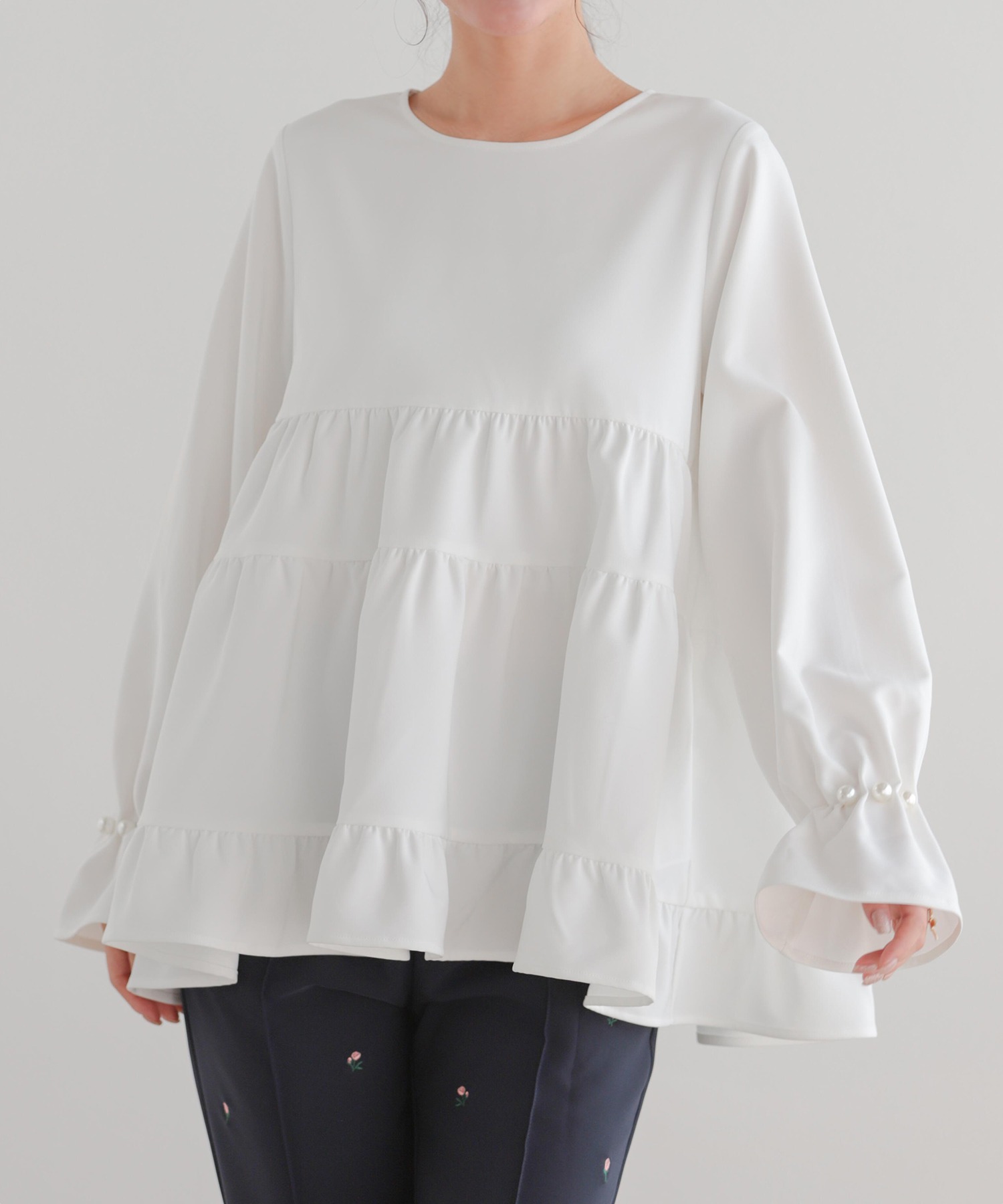 タックパール袖ティアードトップス