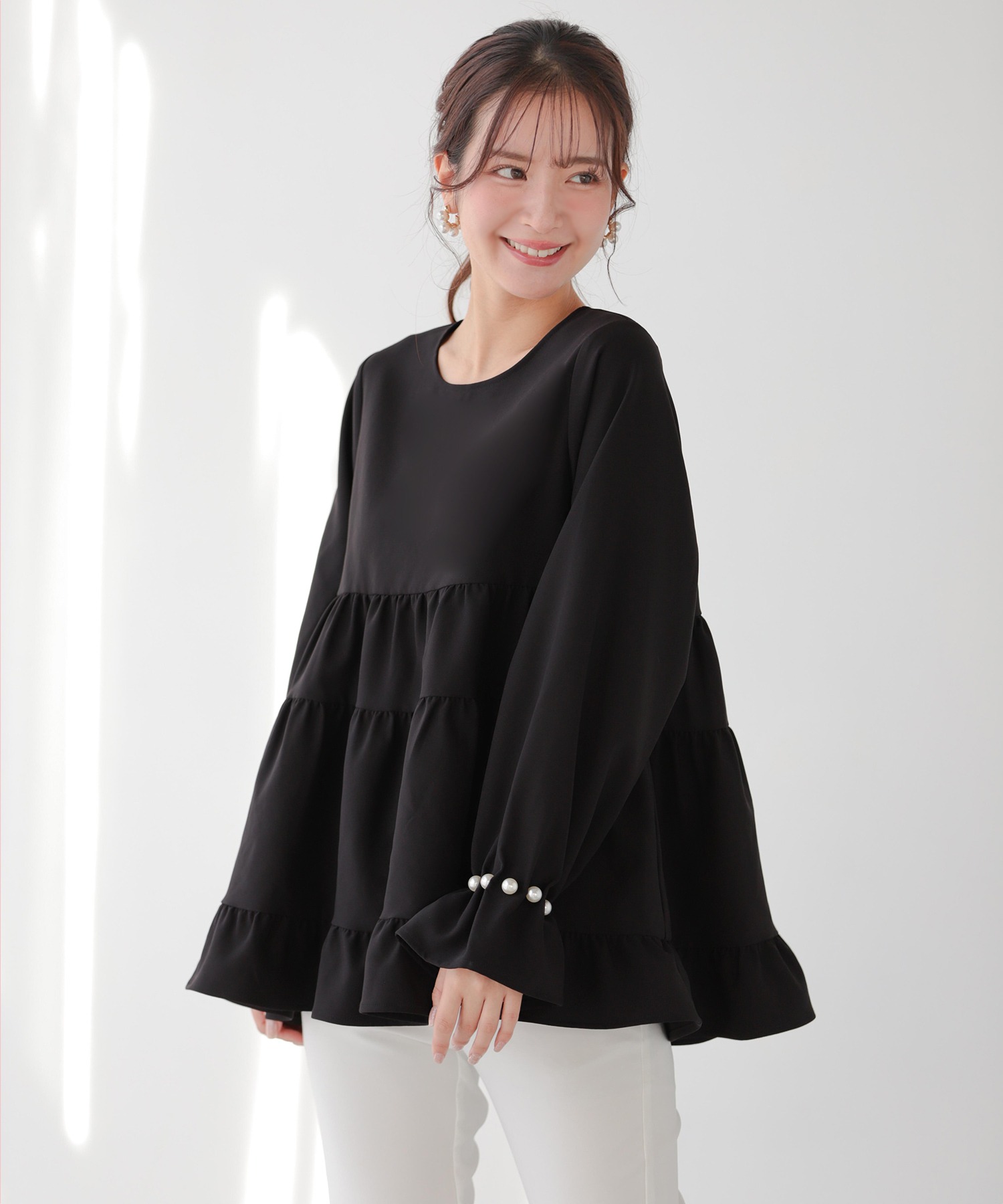 タックパール袖ティアードトップス