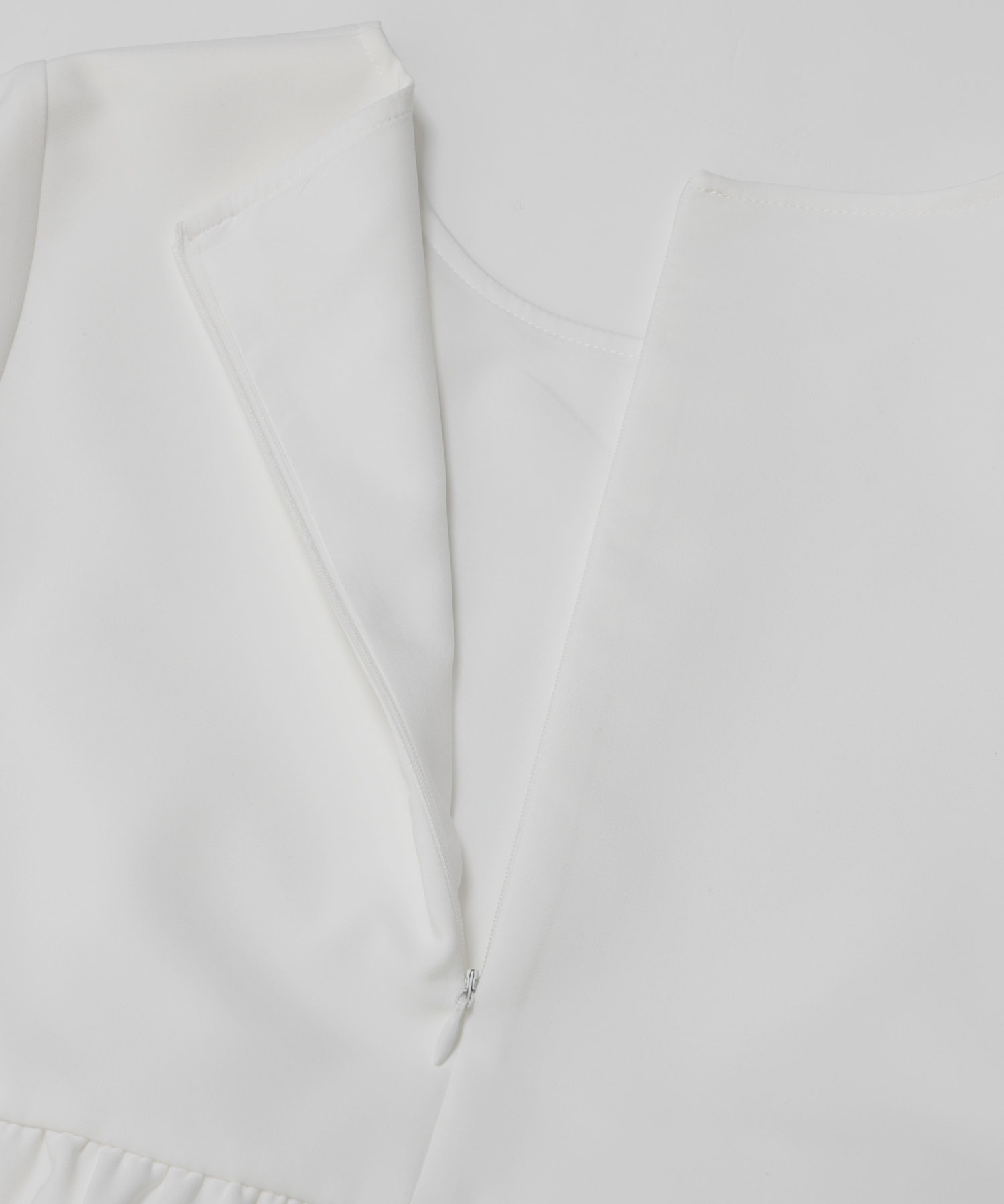 タックパール袖ティアードトップス