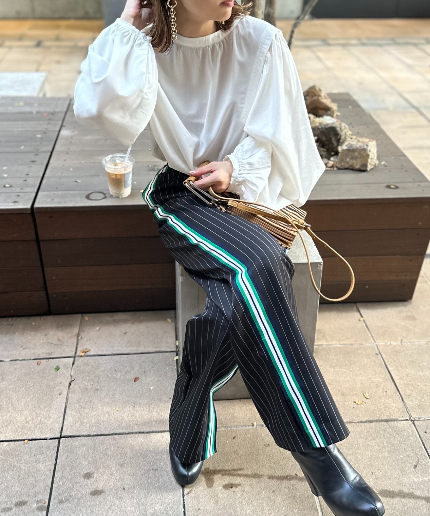 ブラック