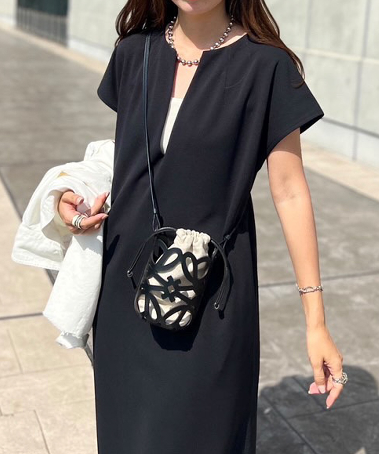 キーネックカットジョーゼットワンピース Emma Taylor│STYLEDOOR