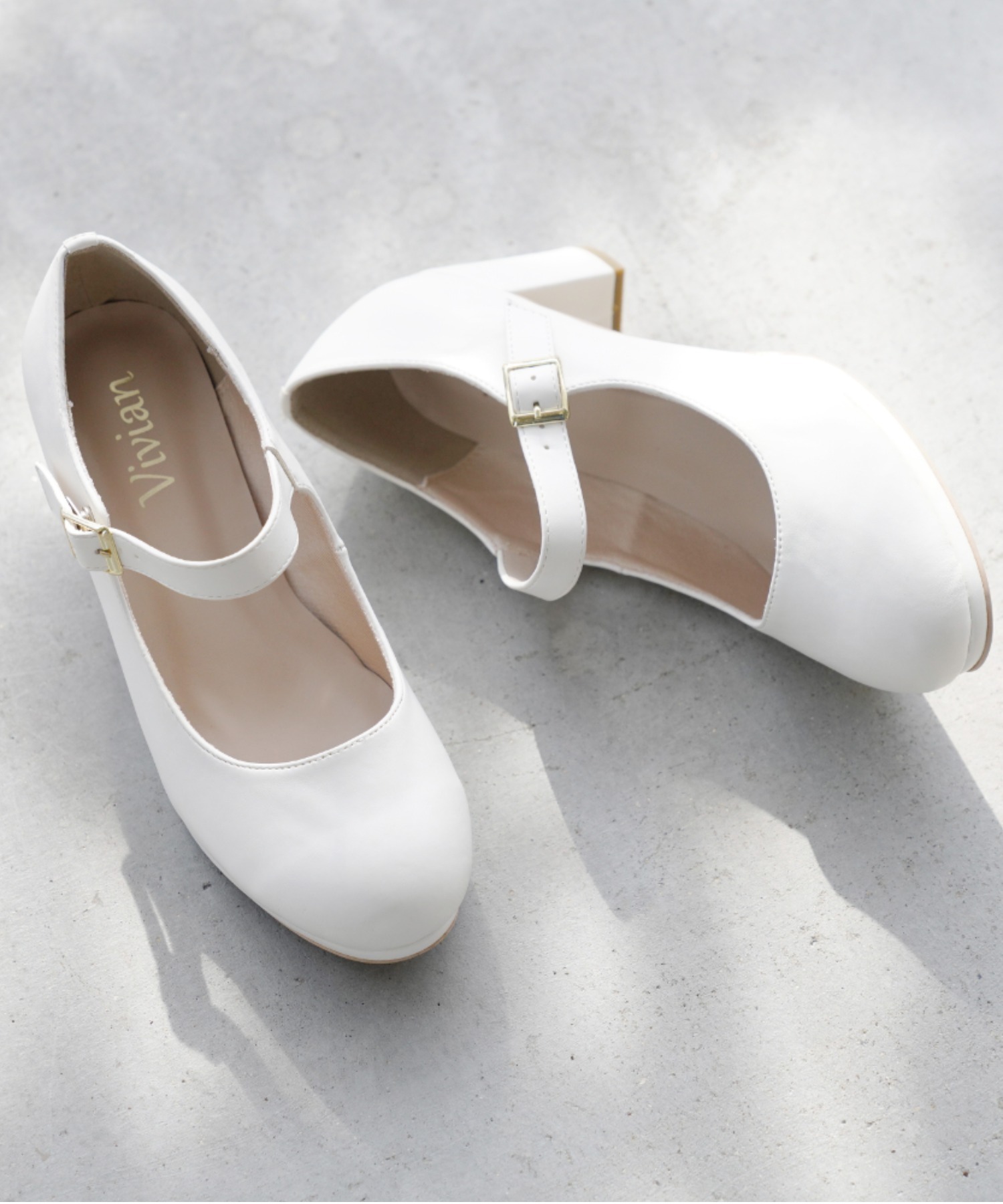 21年春新作 プラットフォームネックベルトパンプス