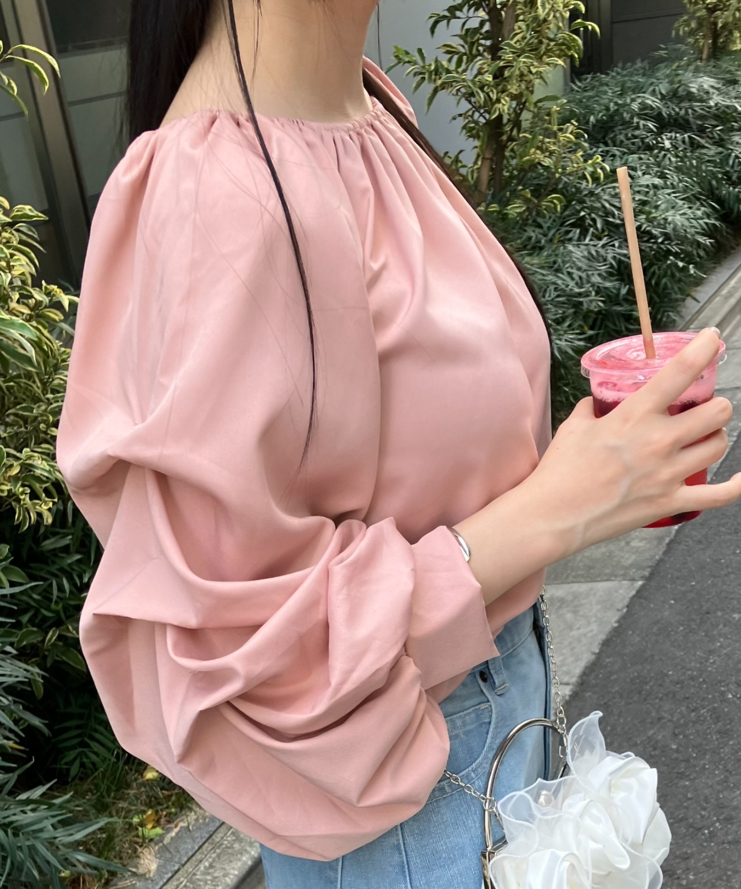 ピンク