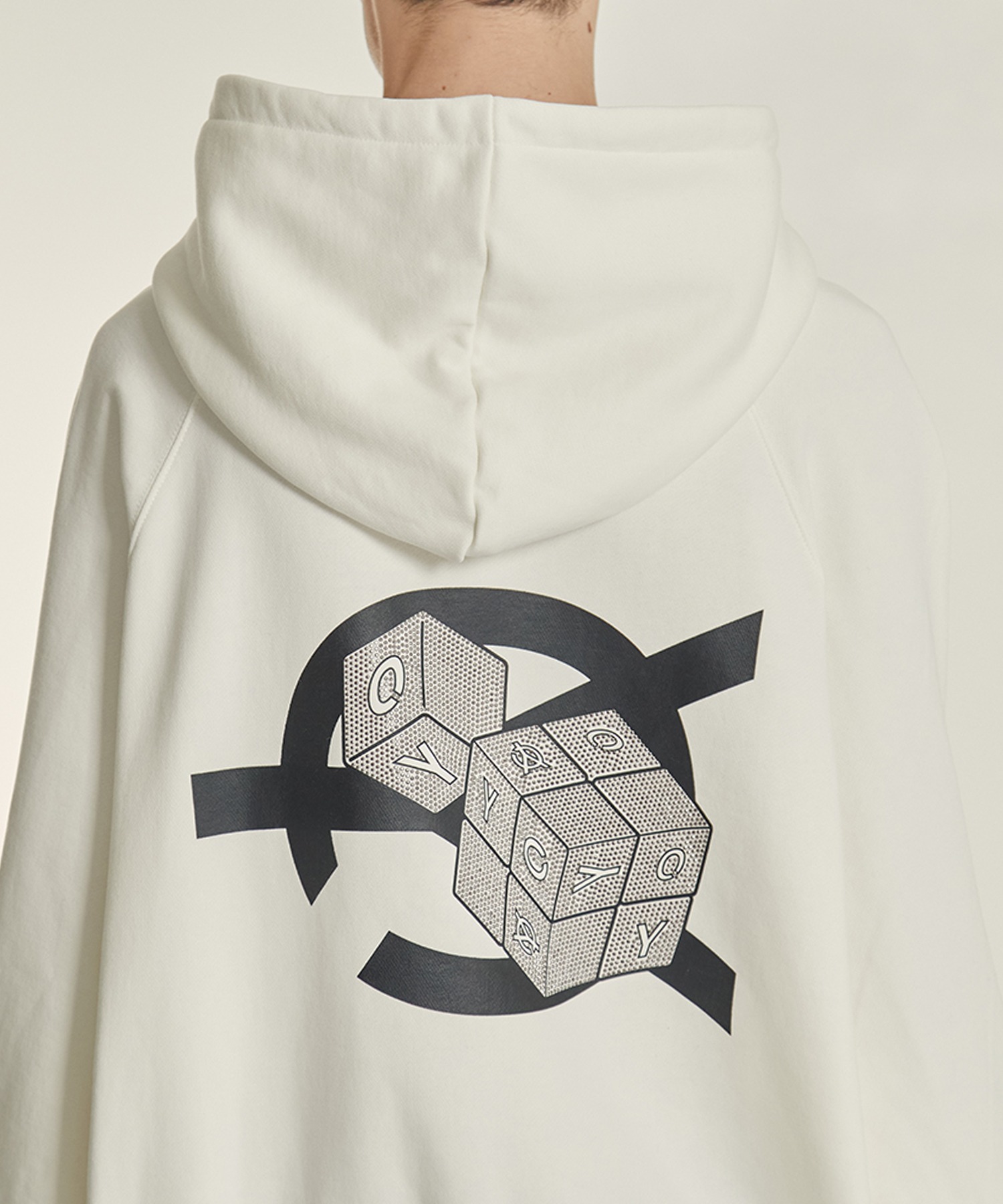 OY/オーワイ』LINE STONE CUBE LOGO HOODIE/ラインストーン