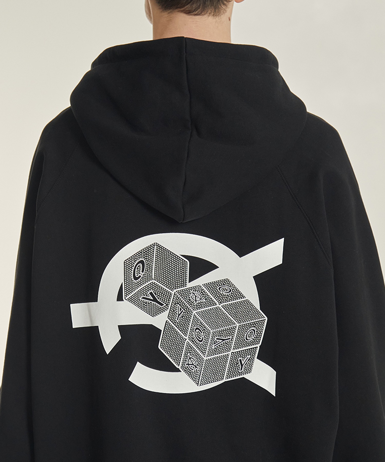 OY/オーワイ』LINE STONE CUBE LOGO HOODIE/ラインストーン キューブ