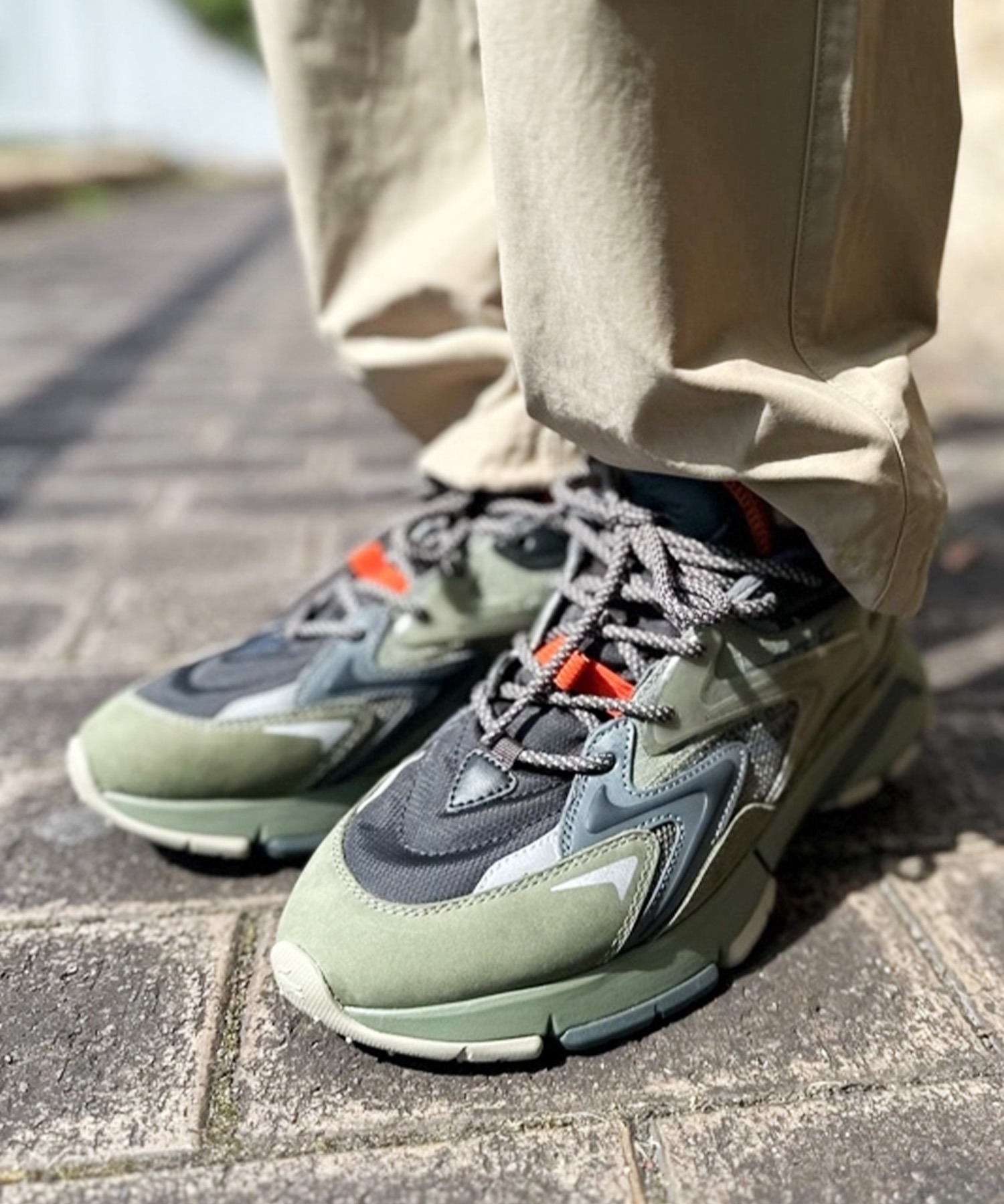 メンズ L003 NEO TECH 224 1 SMA 厚底スニーカー