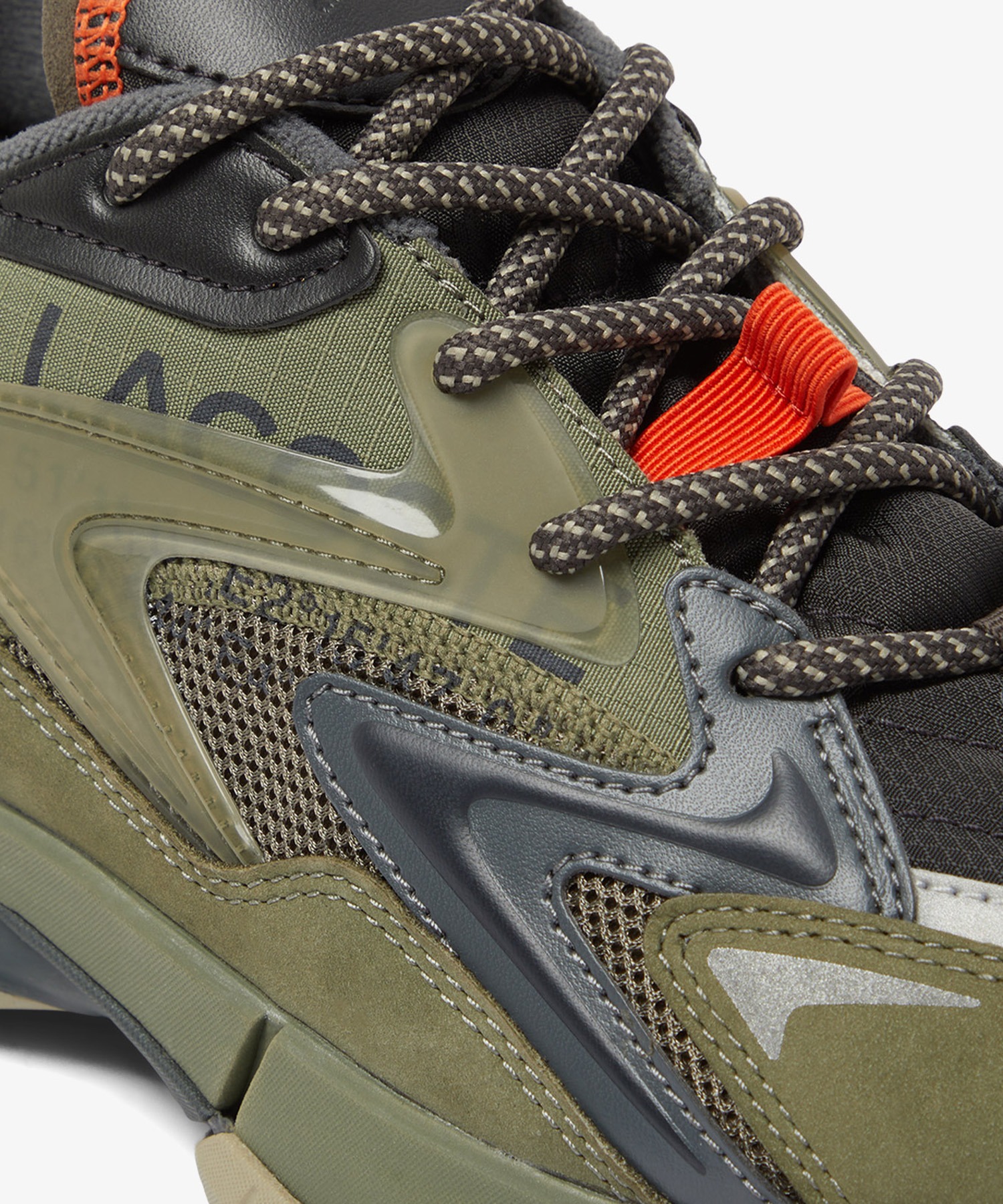 メンズ L003 NEO TECH 224 1 SMA 厚底スニーカー