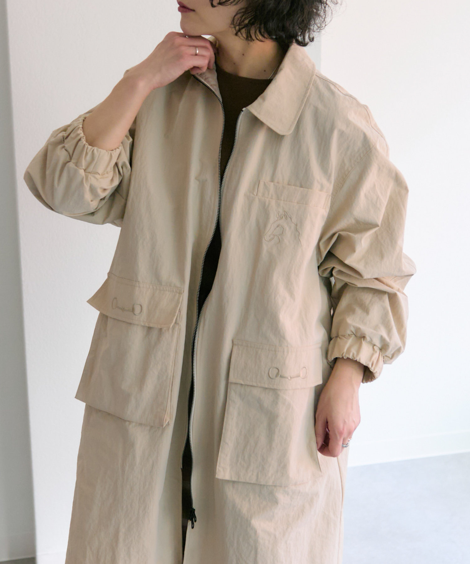 SUM1 STYLE スミスタイル　馬刺しゅうコート　ロング　ステンカラーコート 馬刺しゅうコート【SUM1 STYLE(スミスタイル)】 【公式通販】