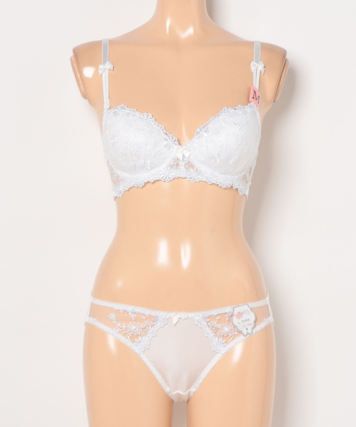 ﾄﾙｿｰ:B78 W59 H85  着用サイズ：M