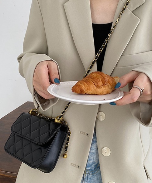 kom/ドットケーオーエム』キルティングミニチェーンバッグ .KOM│A'GEM