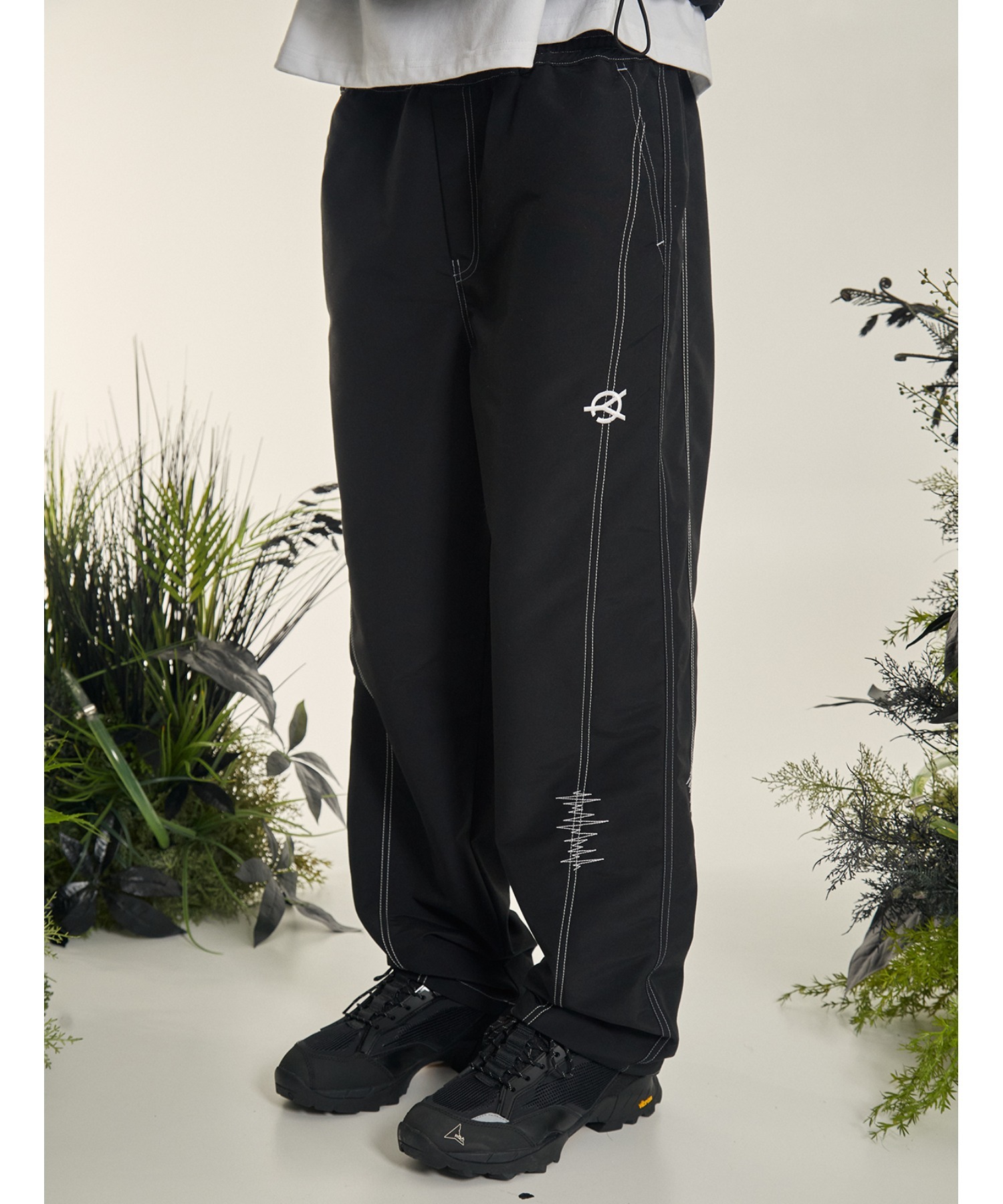 OY/オーワイ』LINE STITCH PANTS/ラインステッチパンツ OY│A'GEM/9×.KOM【公式】｜韓国・ストリートブランド通販サイト  エージェムナイン ドットケーオーエム