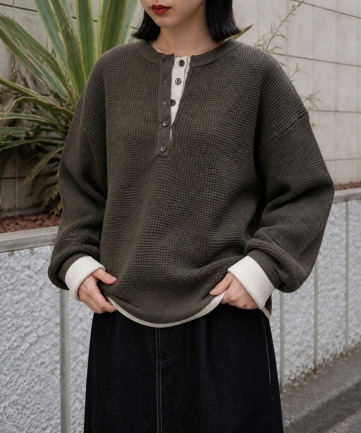 配色で魅せる｜ヘンリーネック ワッフルニットプルオーバー
