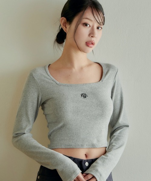 A'GEM/9 × .kom『muah muah/ムーアムーア』SQUARE NECK CROP LONG