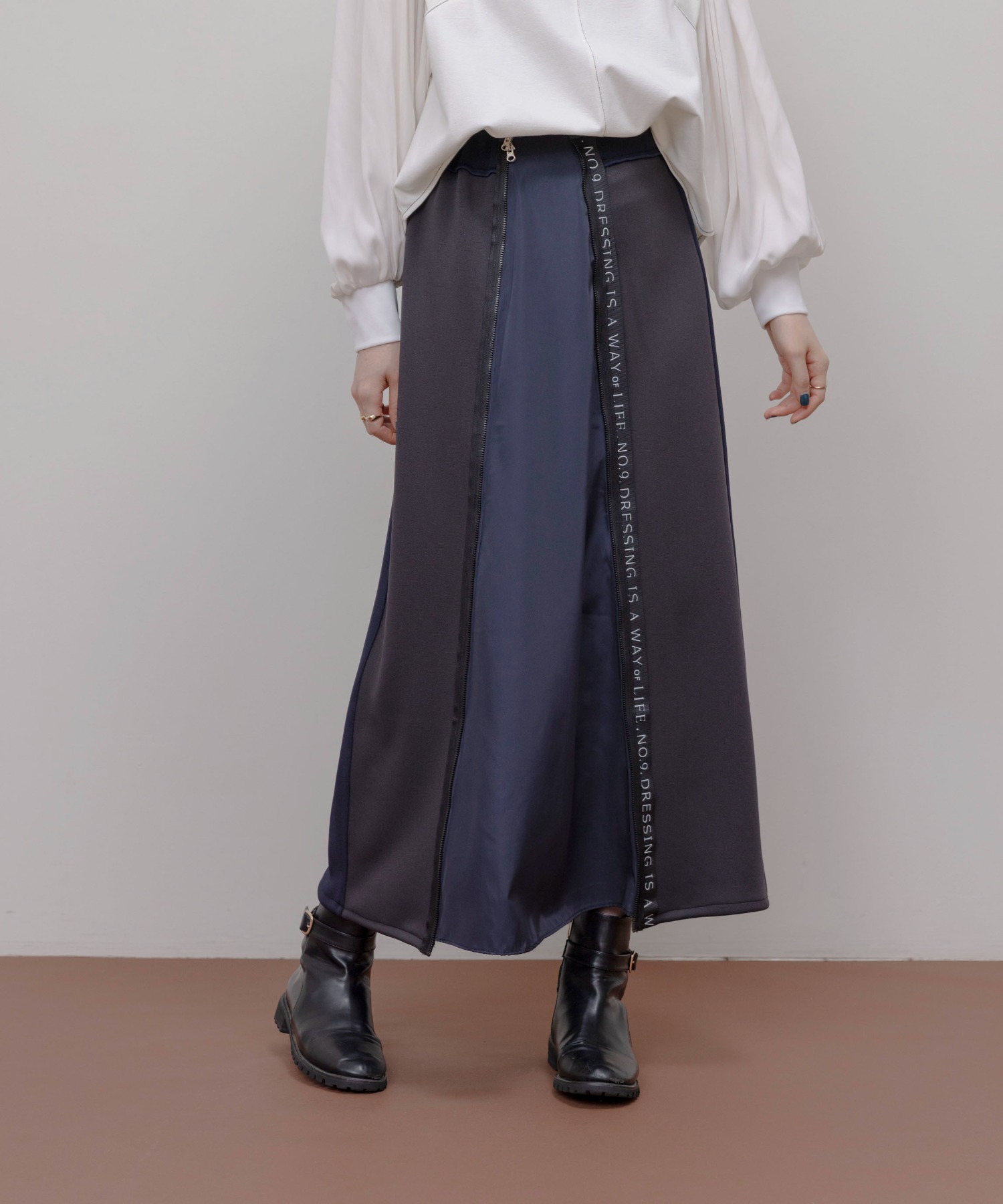 新品★Eimee Law （エイミーロウ）★サイドロゴニット★チャコールグレー 7号～13号対応】【シルエットアレンジ可能】ZIP開閉で表情が