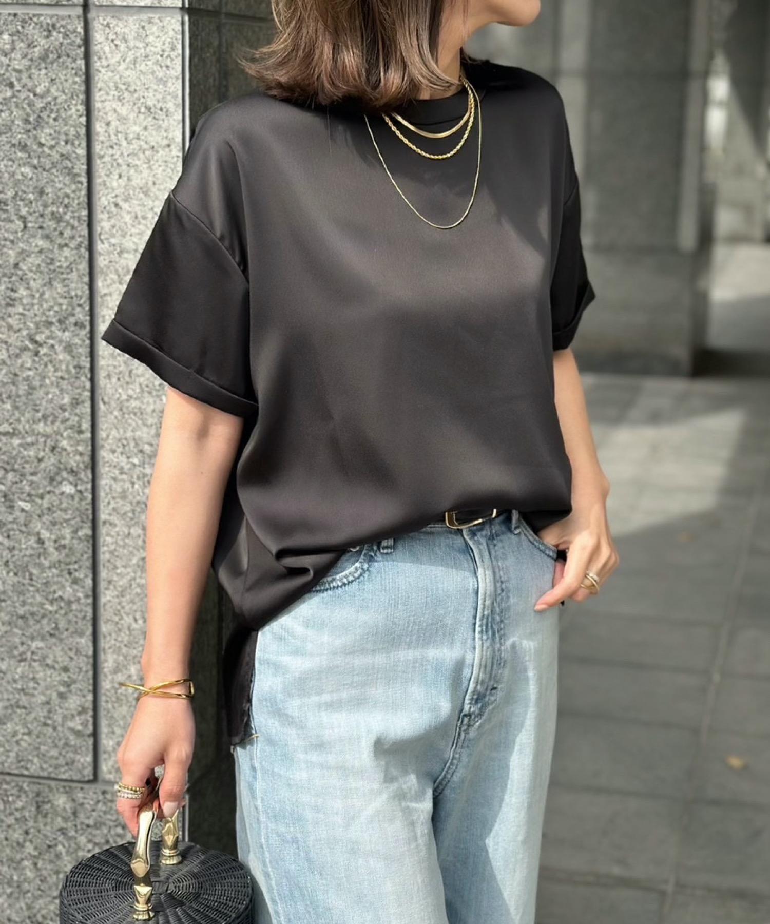 バックジップサテンTブラウス Emma Taylor│STYLEDOOR スタイルドア