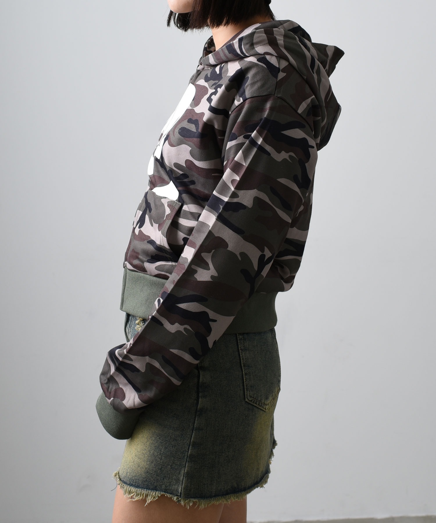 迷彩柄 ジップアップパーカー クロップド 迷彩柄クロップドジップパーカー | ファッション通販サイト NUGU