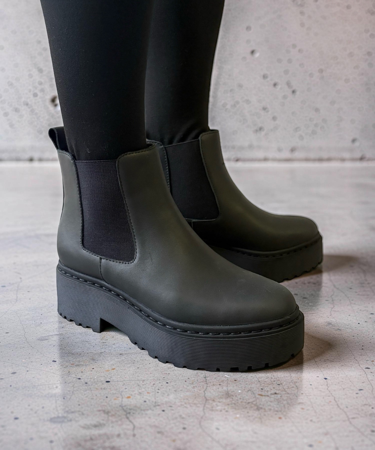 厚底 サイドゴアショートブーツ Jeffrey Campbell│Jeffrey Campbell