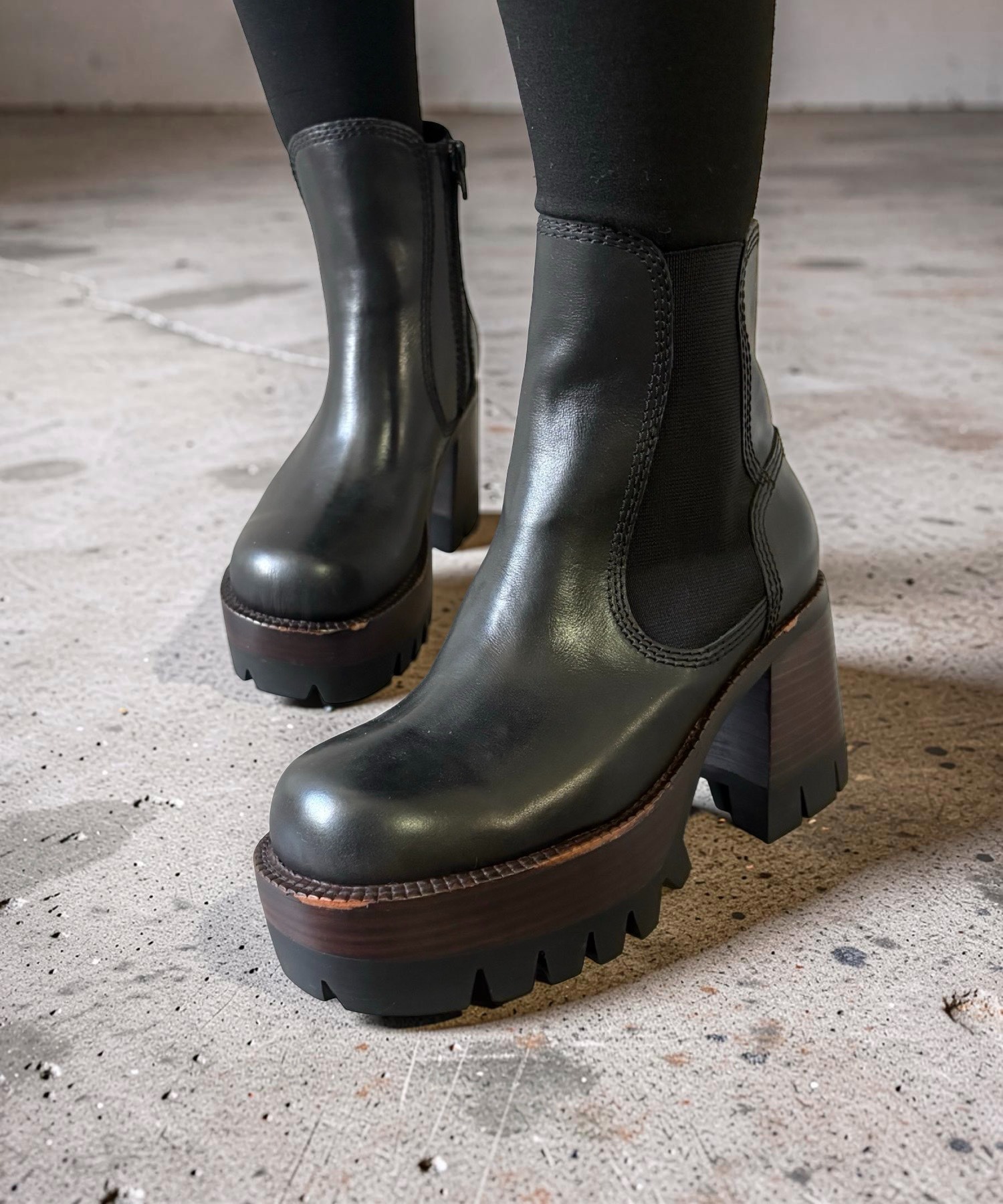 ボリュームソール サイドゴアショートブーツ Jeffrey Campbell