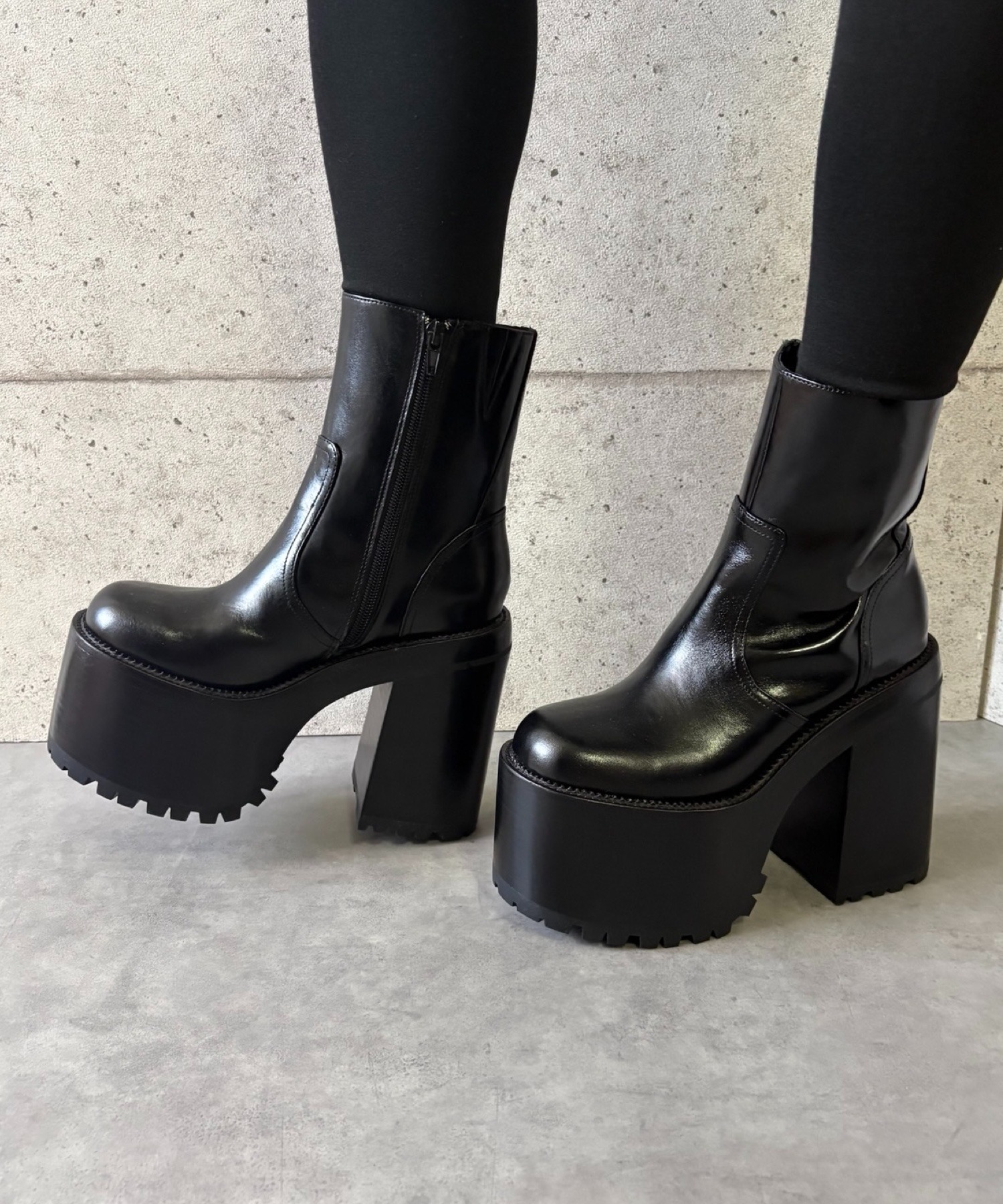 厚底 ミドルショートブーツ Jeffrey Campbell│Jeffrey Campbell