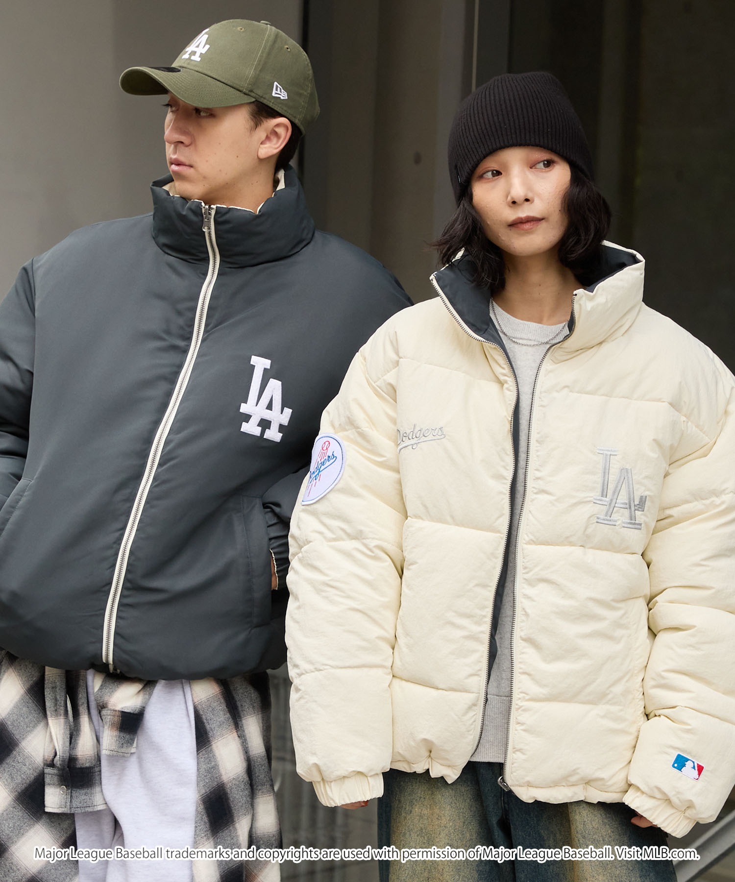 値下げ可ヤンキース　ダウンジャケット MLB ワッペン刺繍 2WAYリバーシブル MLB/メジャーリーグベースボール 別注 ワッペン刺繍 2WAYリバーシブル