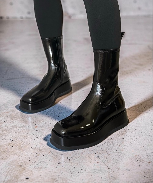スクエアトゥ 厚底ショートブーツ Jeffrey Campbell│Jeffrey Campbell