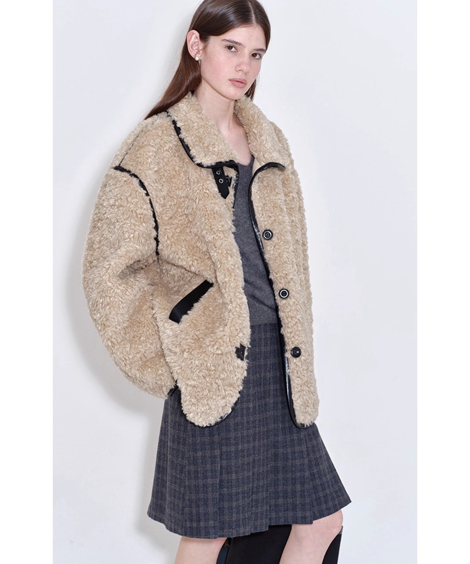 あきさん専用 プードルファータッチボタンコート emmy プードルファータッチボタンコート - メルカリ