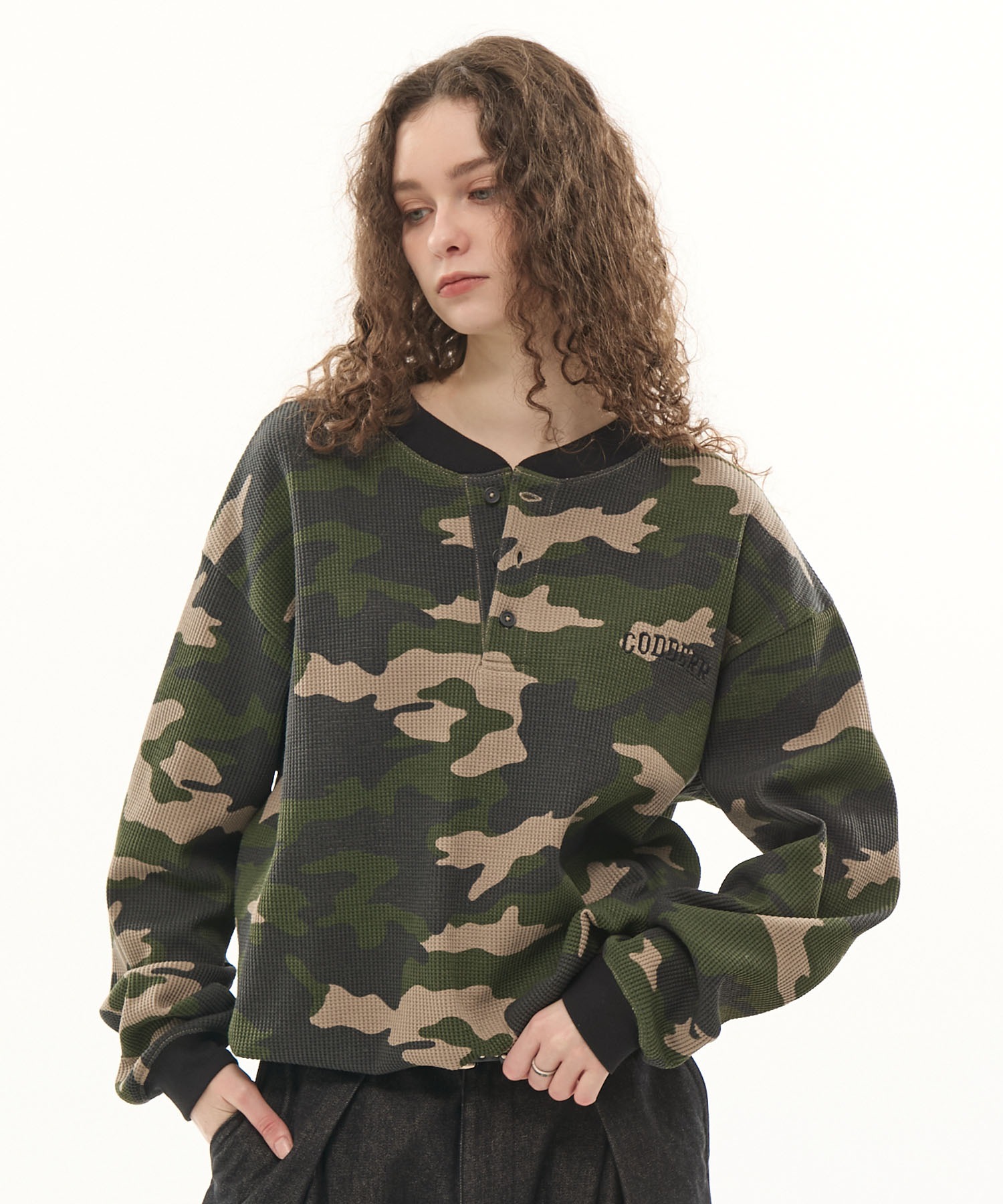 CODDERR】アーチロゴ刺繍 ドローコード ヘンリーネック サーマル長袖T