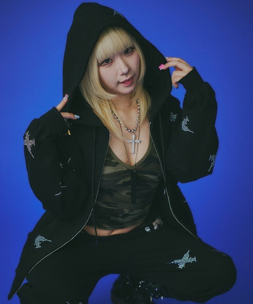 A'GEM/9 × .kom 『GALFY/ガルフィー』ピカピカ注射器パーカー セレクト