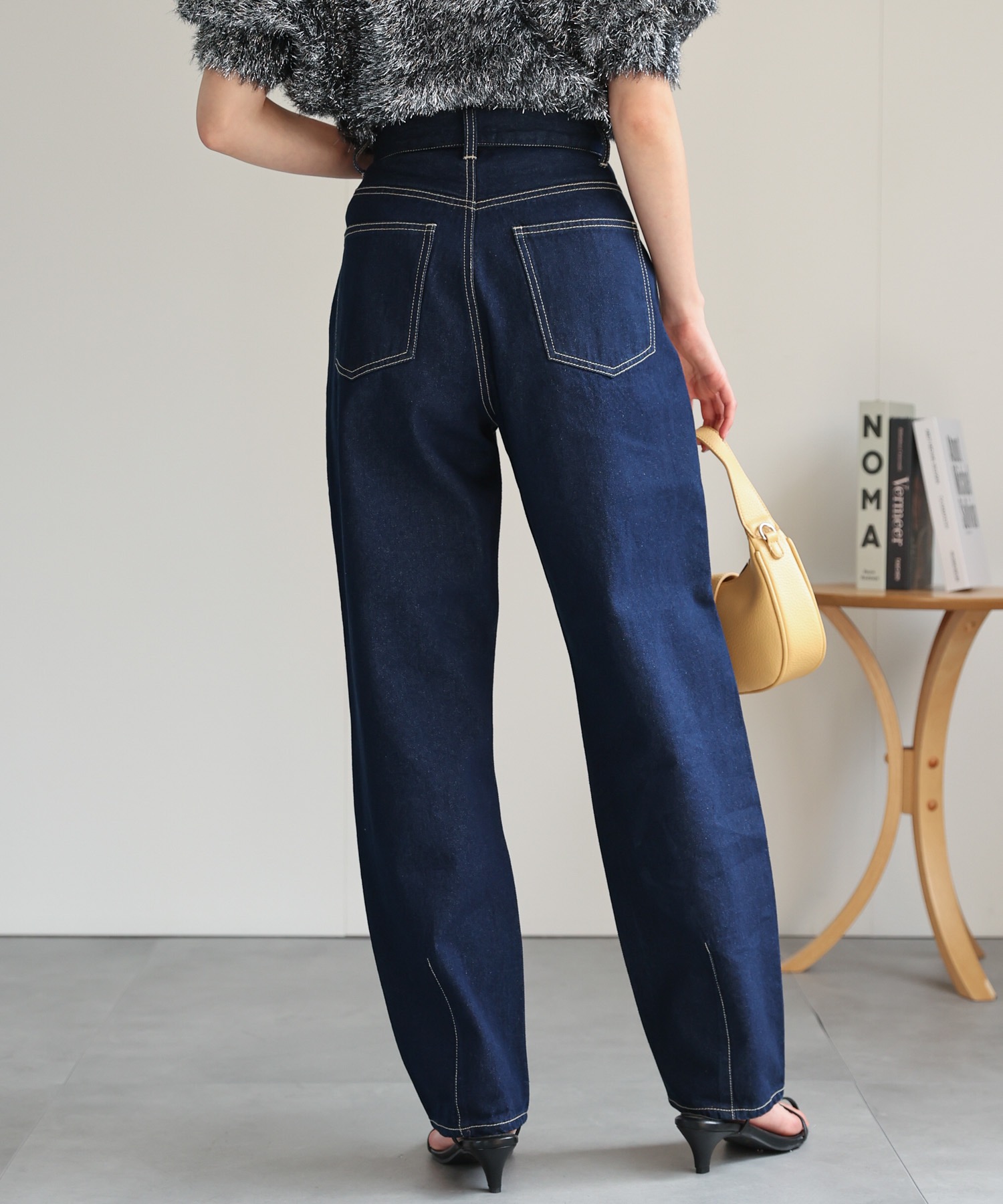 ネイビー
