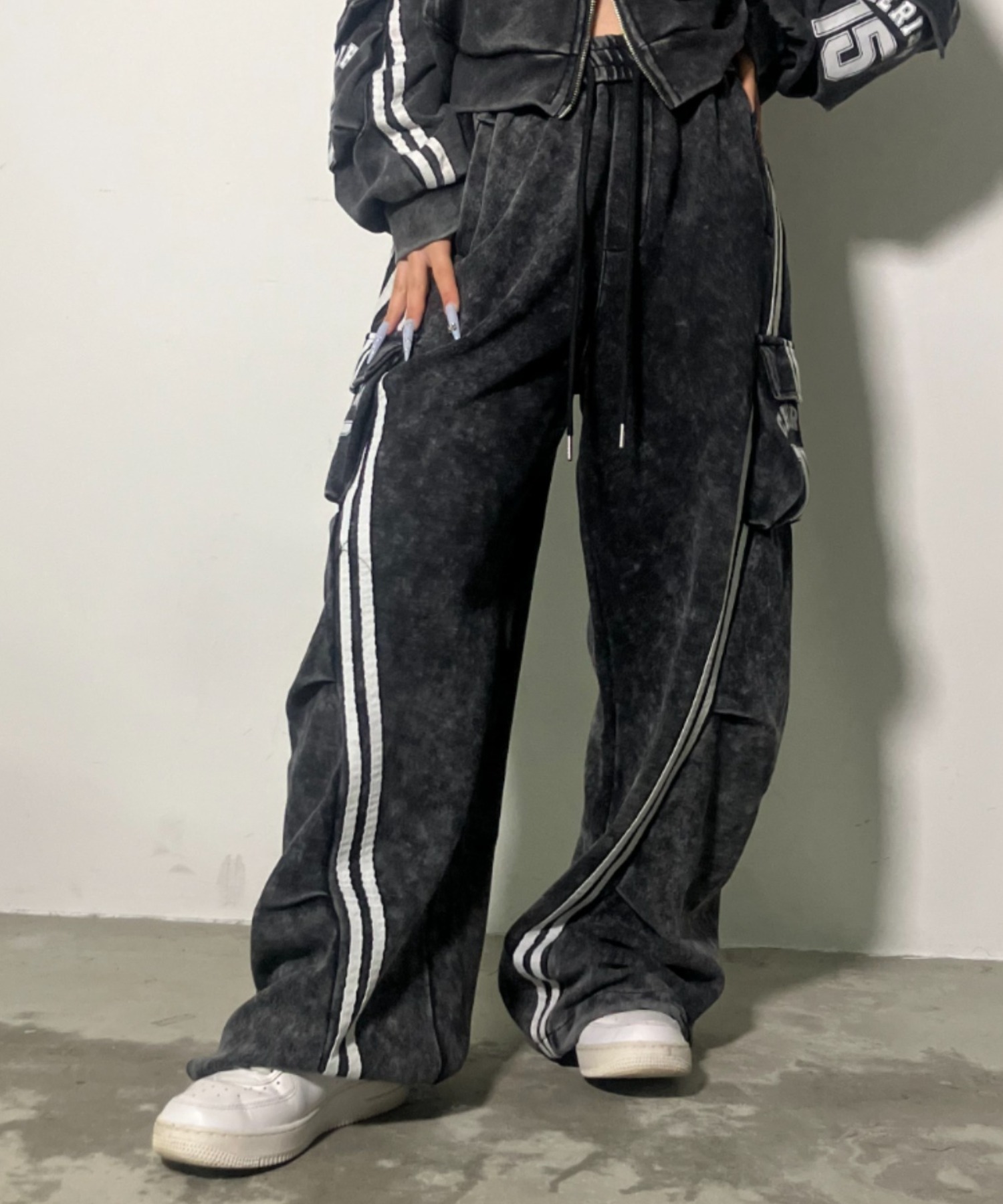 A'GEM/9 × .kom 『.KOM/ドットケーオーエム』 Y2K Washed Sweat Side