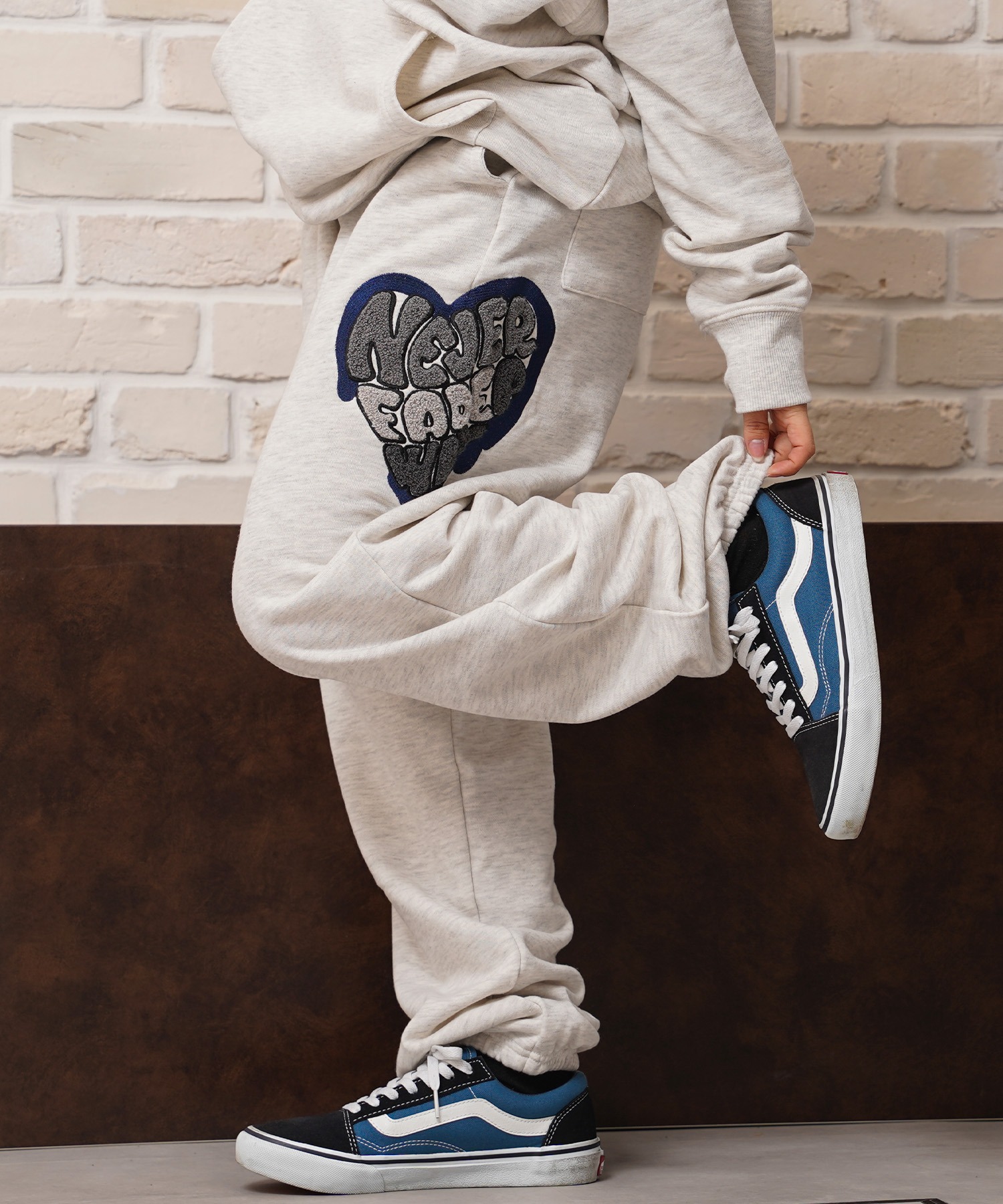 ハート サガラ刺繍 スウェットパンツ【セットアップ 可能】/ Heart Sagara Embroidery Sweatpants