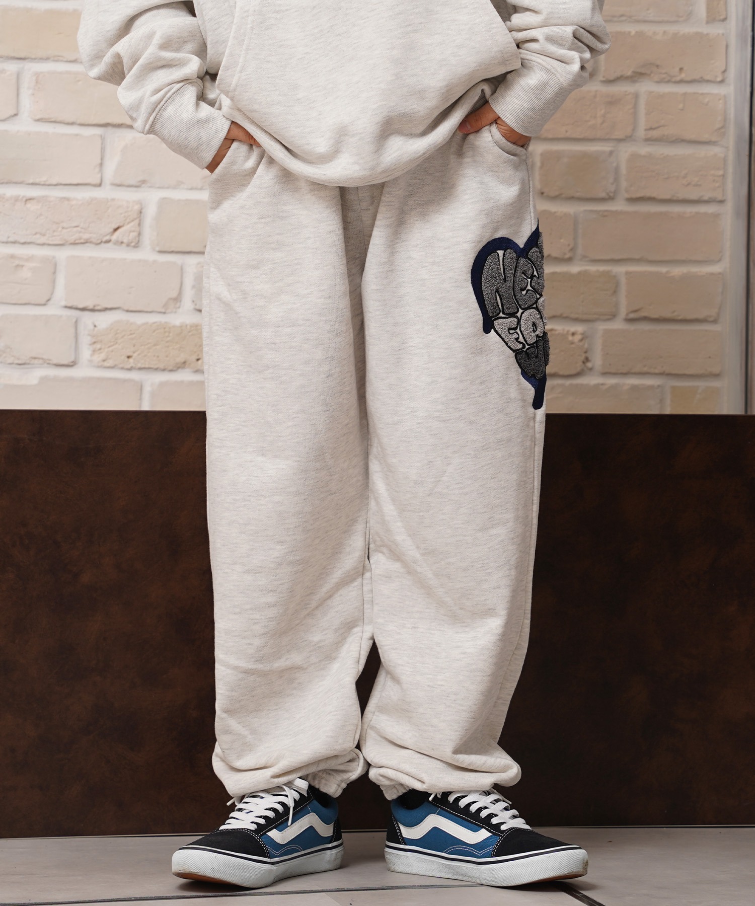 ハート サガラ刺繍 スウェットパンツ【セットアップ 可能】/ Heart Sagara Embroidery Sweatpants