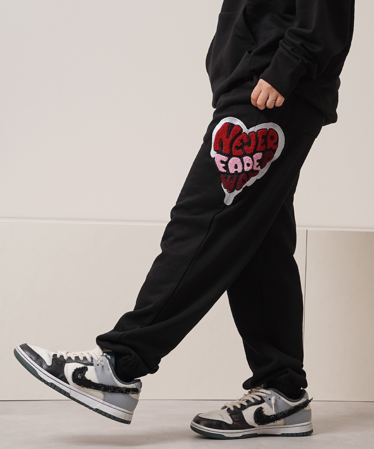 ハート サガラ刺繍 スウェットパンツ【セットアップ 可能】/ Heart Sagara Embroidery Sweatpants